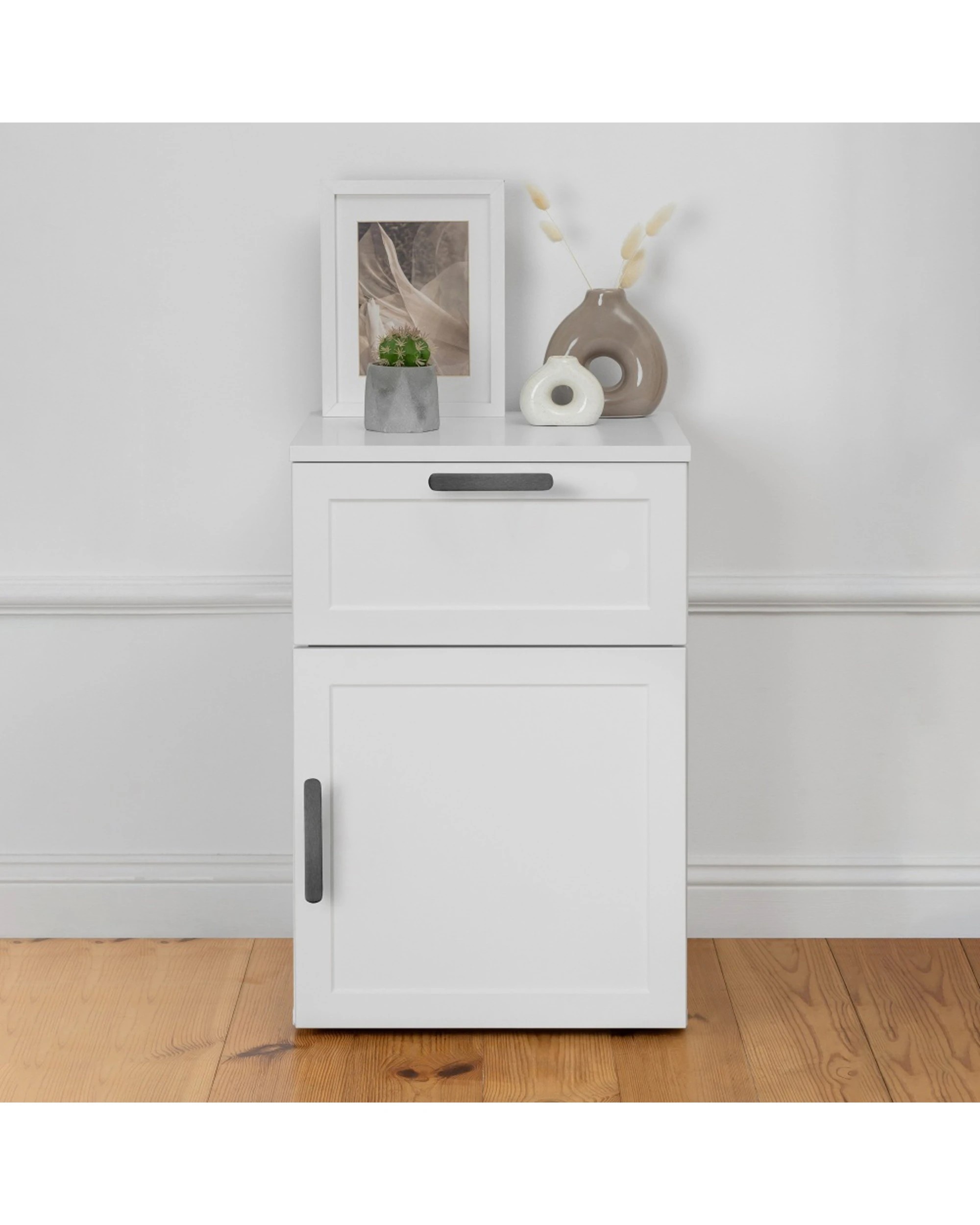 2 European Cabinetry Porto Bedside Table Hamptons Oval Handle - White, 2 of 4