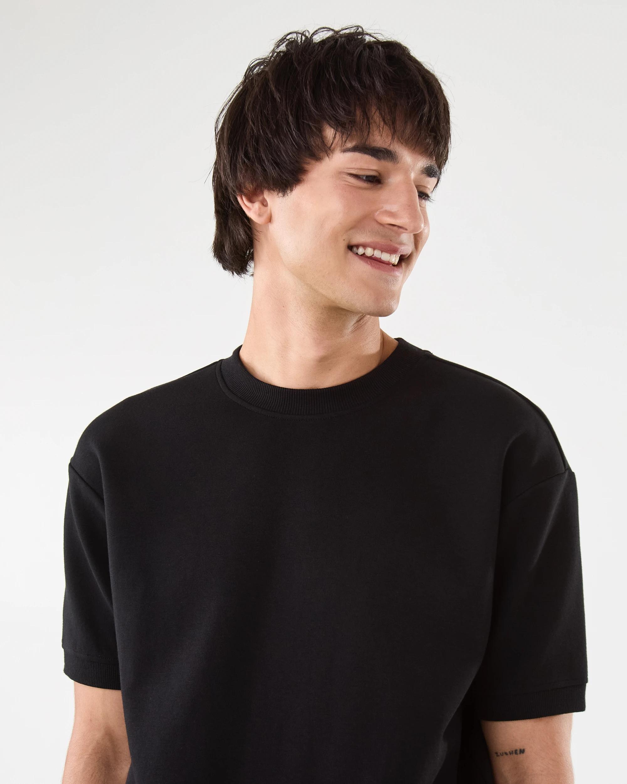 5 Oversized Interlock T-shirt Black, 5 of 6