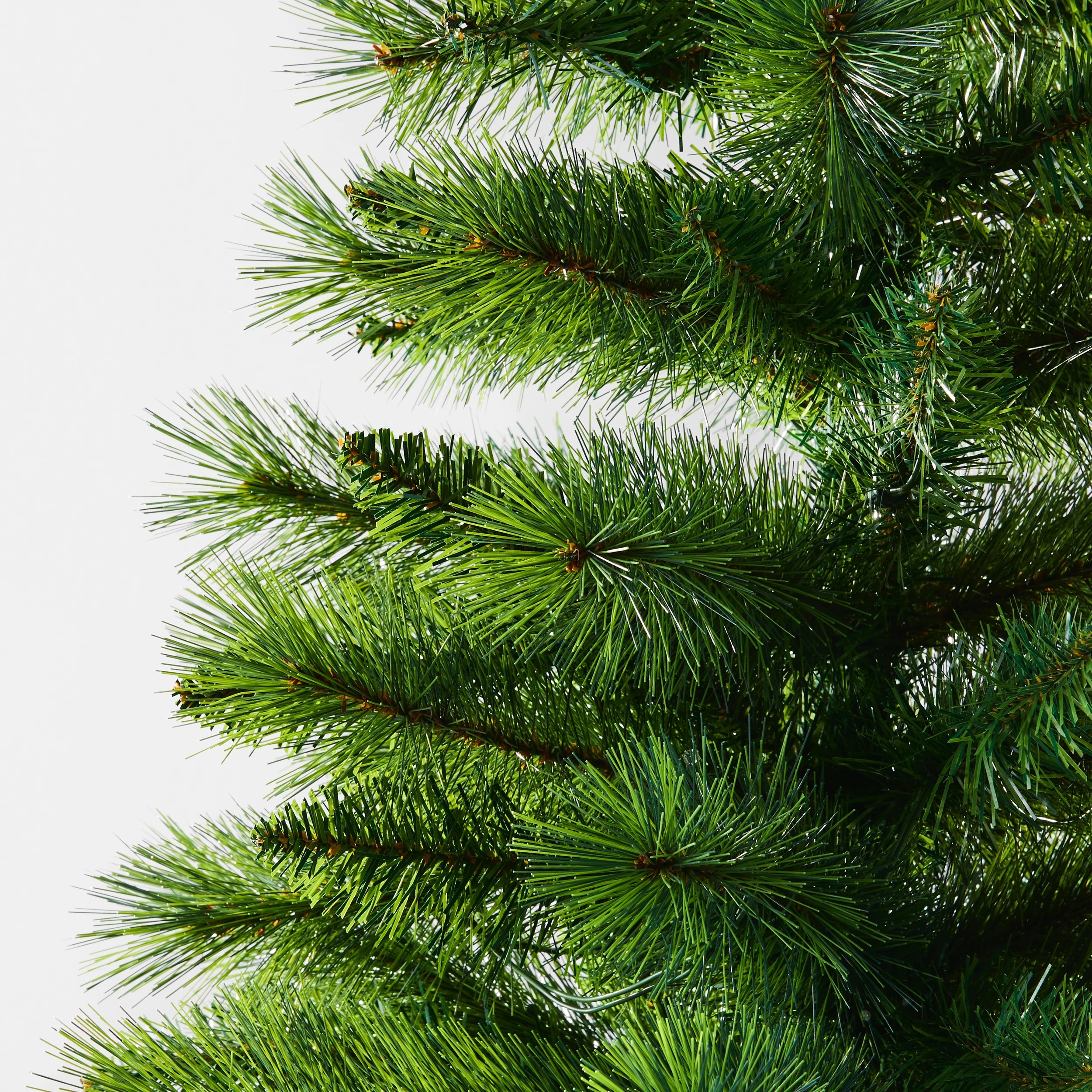 6 1.82m (6ft.) Kingston Prelit Christmas Tree, 6 of 8