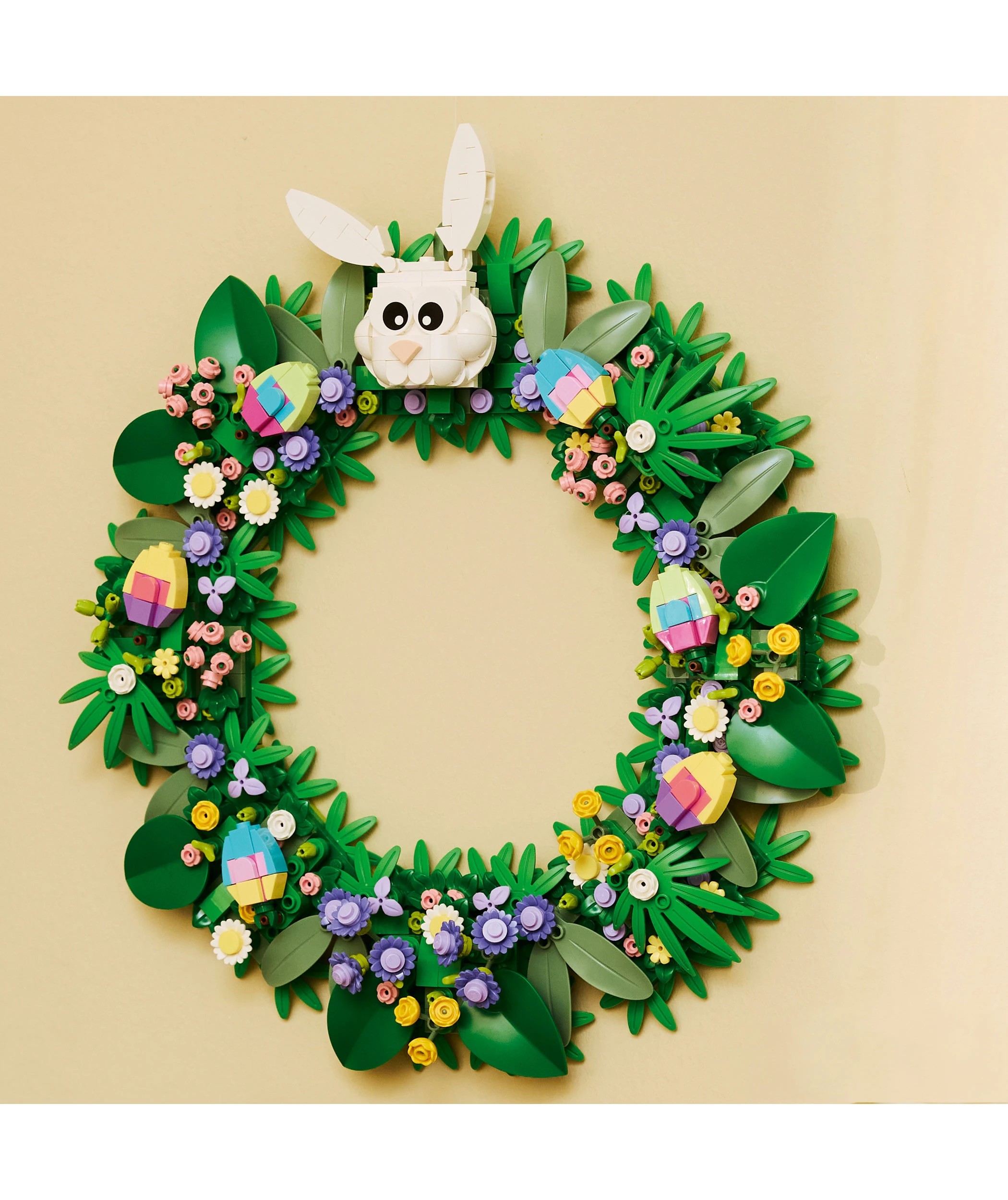 9 LEGO Iconic Spring Wreath 40957, 9 of 10
