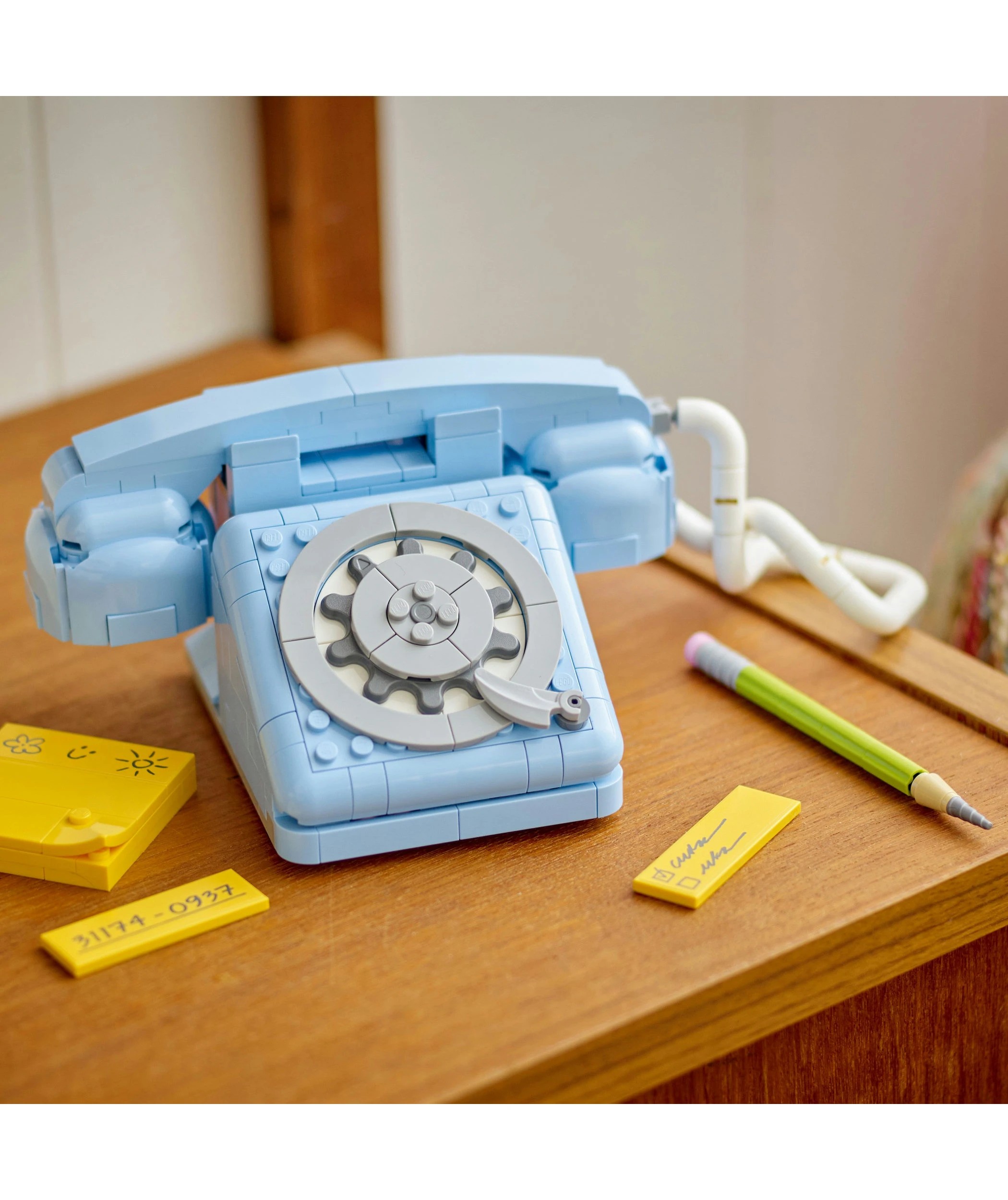 9 LEGO Creator Retro Telephone 31174, 9 of 10