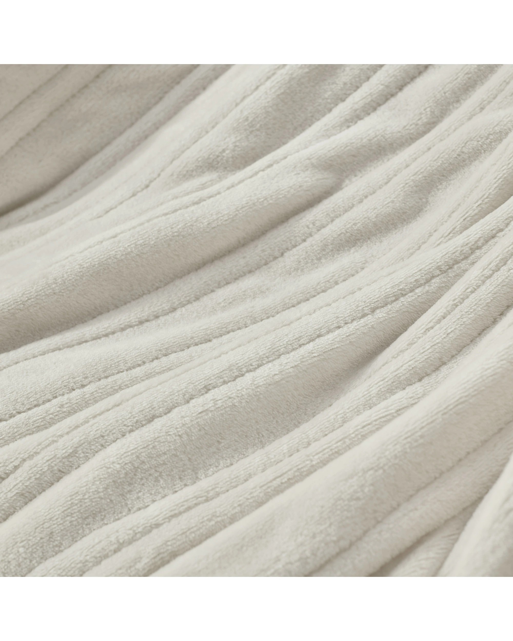 5 Dreamaker Basketweave Faux Fur Heated Throw 130x160cm - Cream, 5 of 10