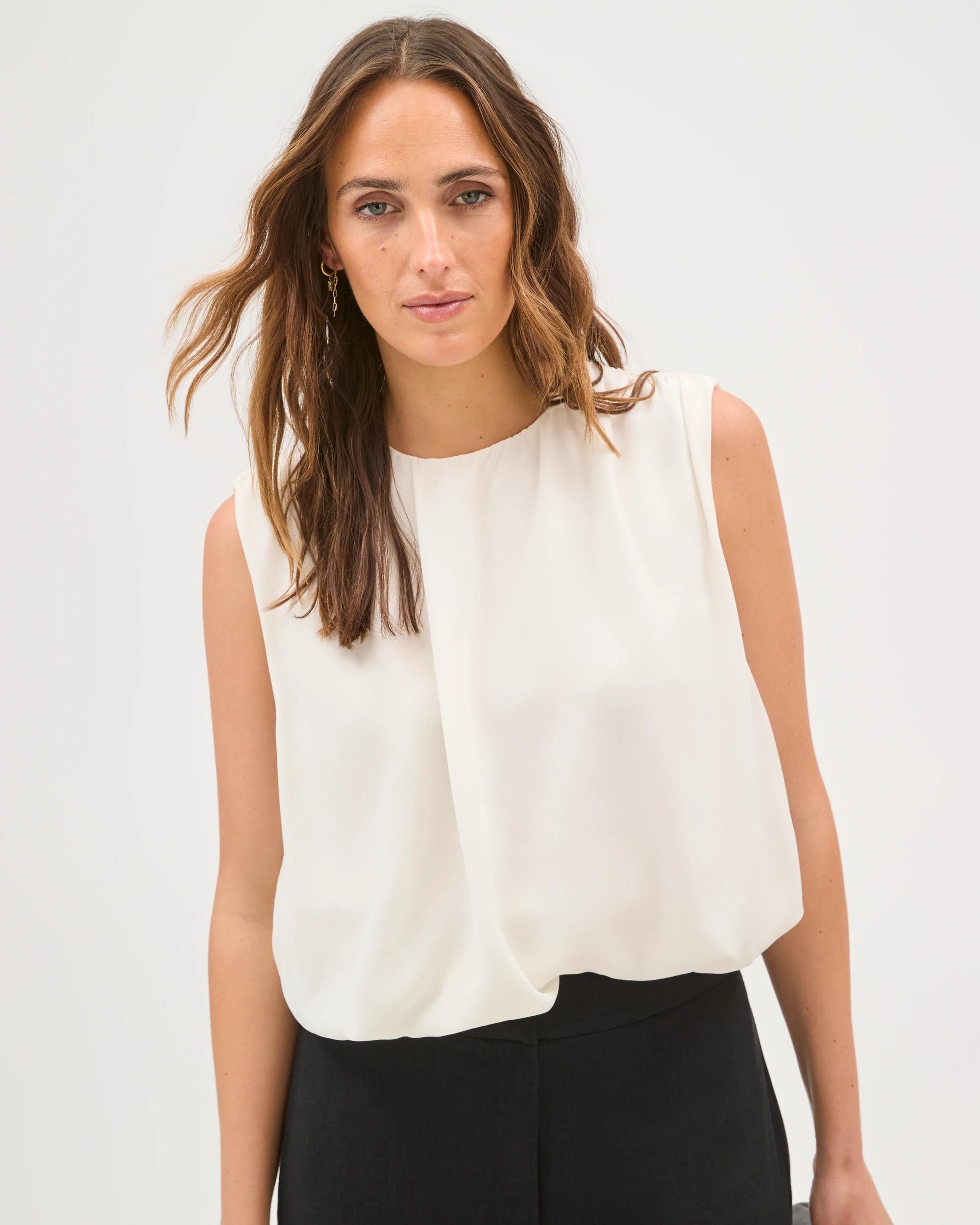 4 Preview Sleeveless Bubble Hem Blouse CLOUD DANCER, 4 of 7
