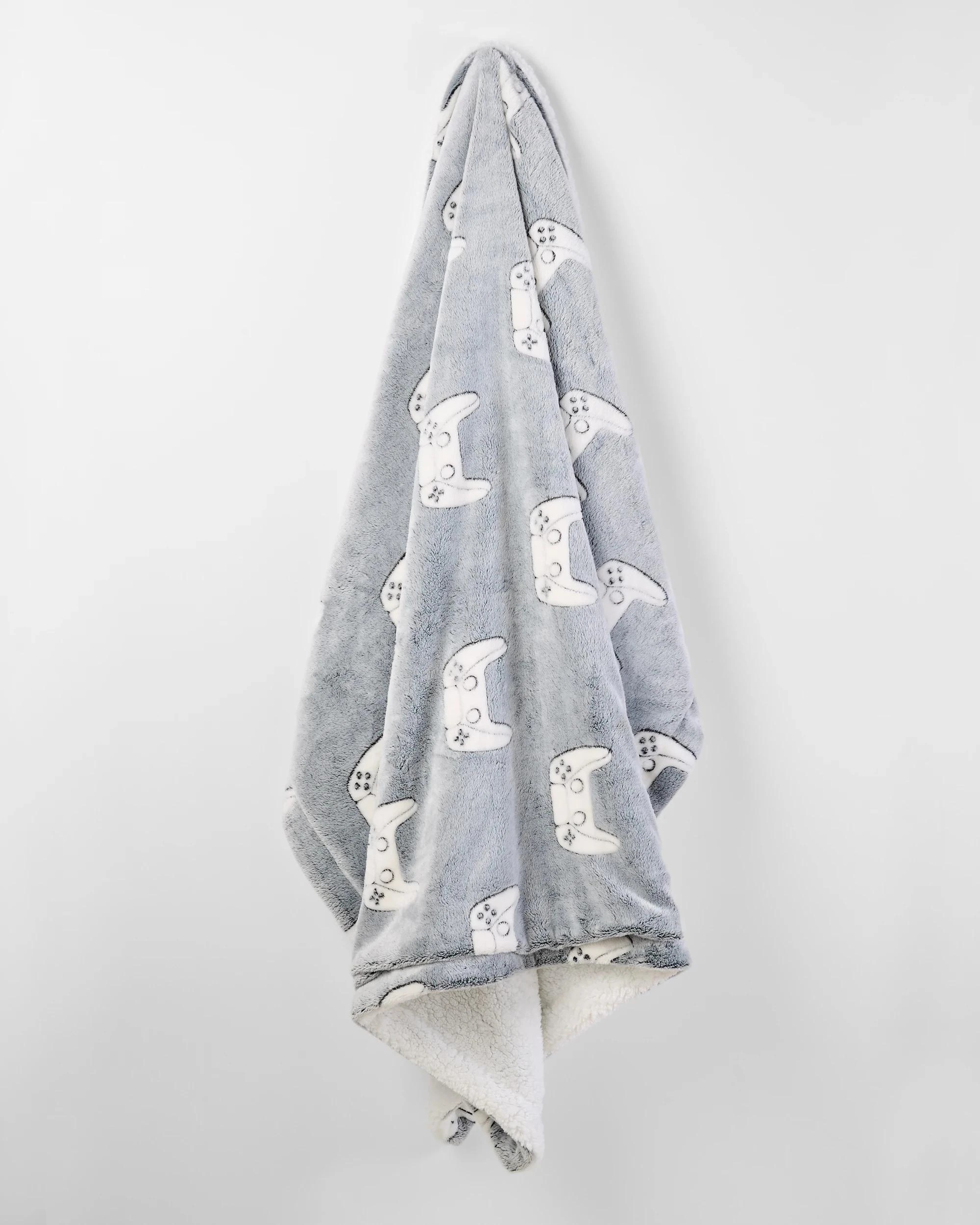 3 Target Vintage Gaming Kids Super Soft Throw - Queen Bed - Black, 3 of 3