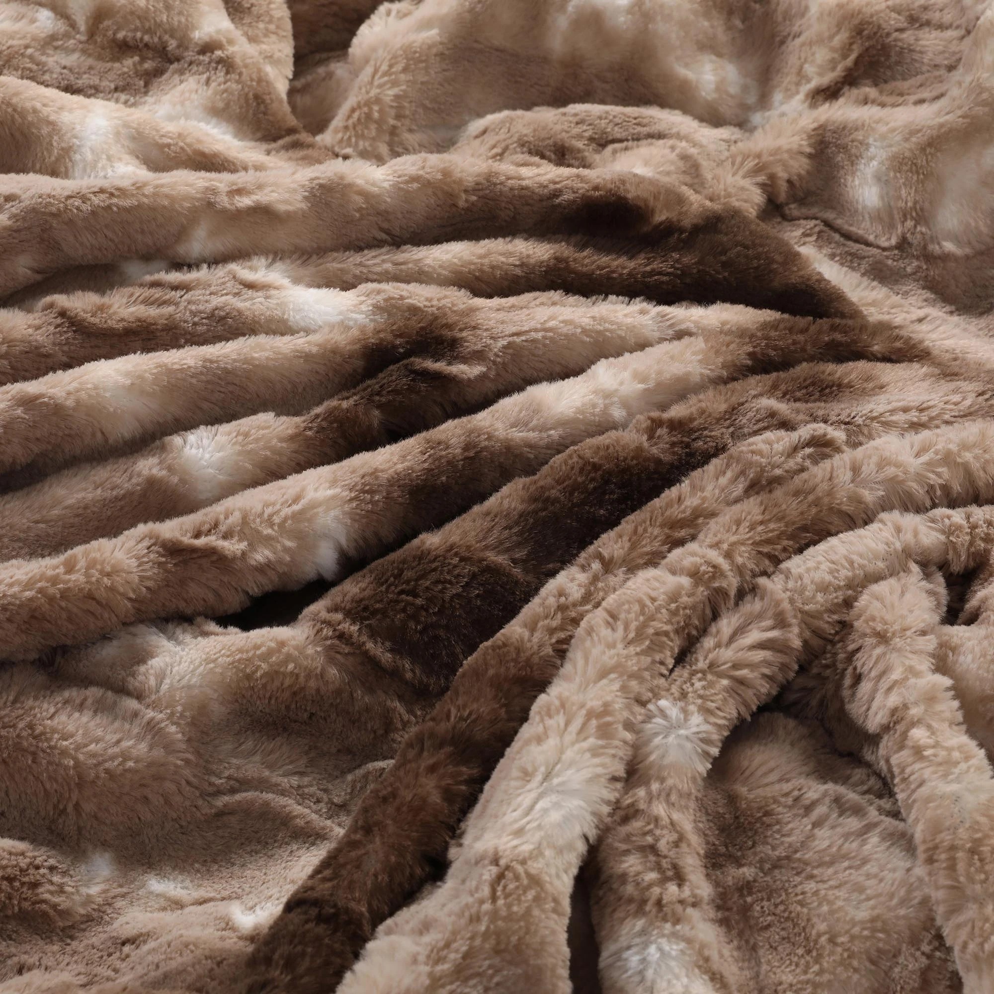 3 Dreamz Small Faux Fur Blanket - Brown, 3 of 4