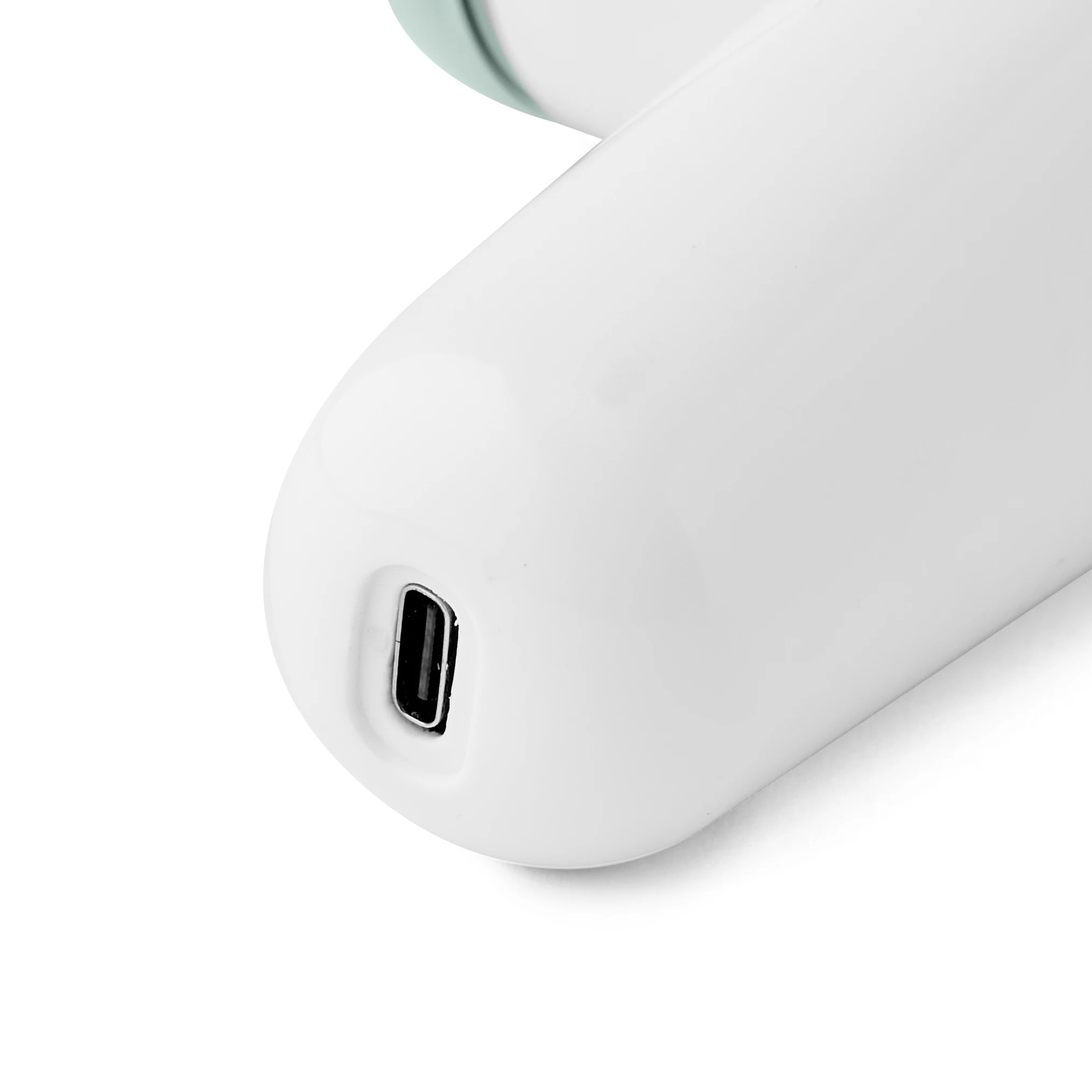 9 Rechargeable Fabric Shaver, 9 of 9