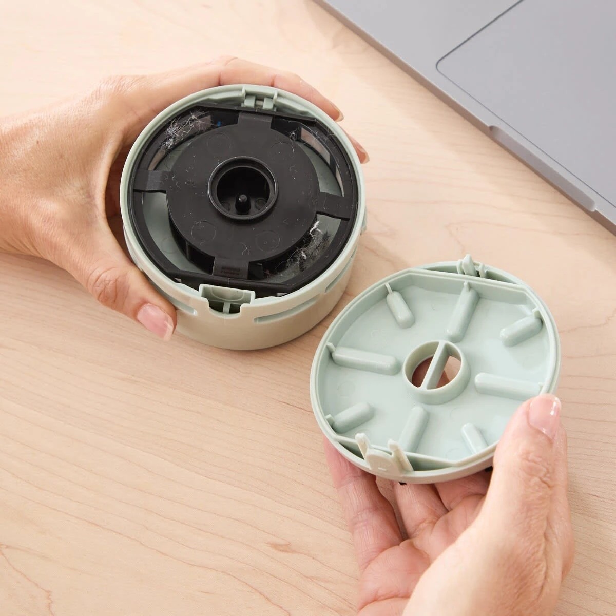 4 Mini Vacuum Cleaner - Green, 4 of 7