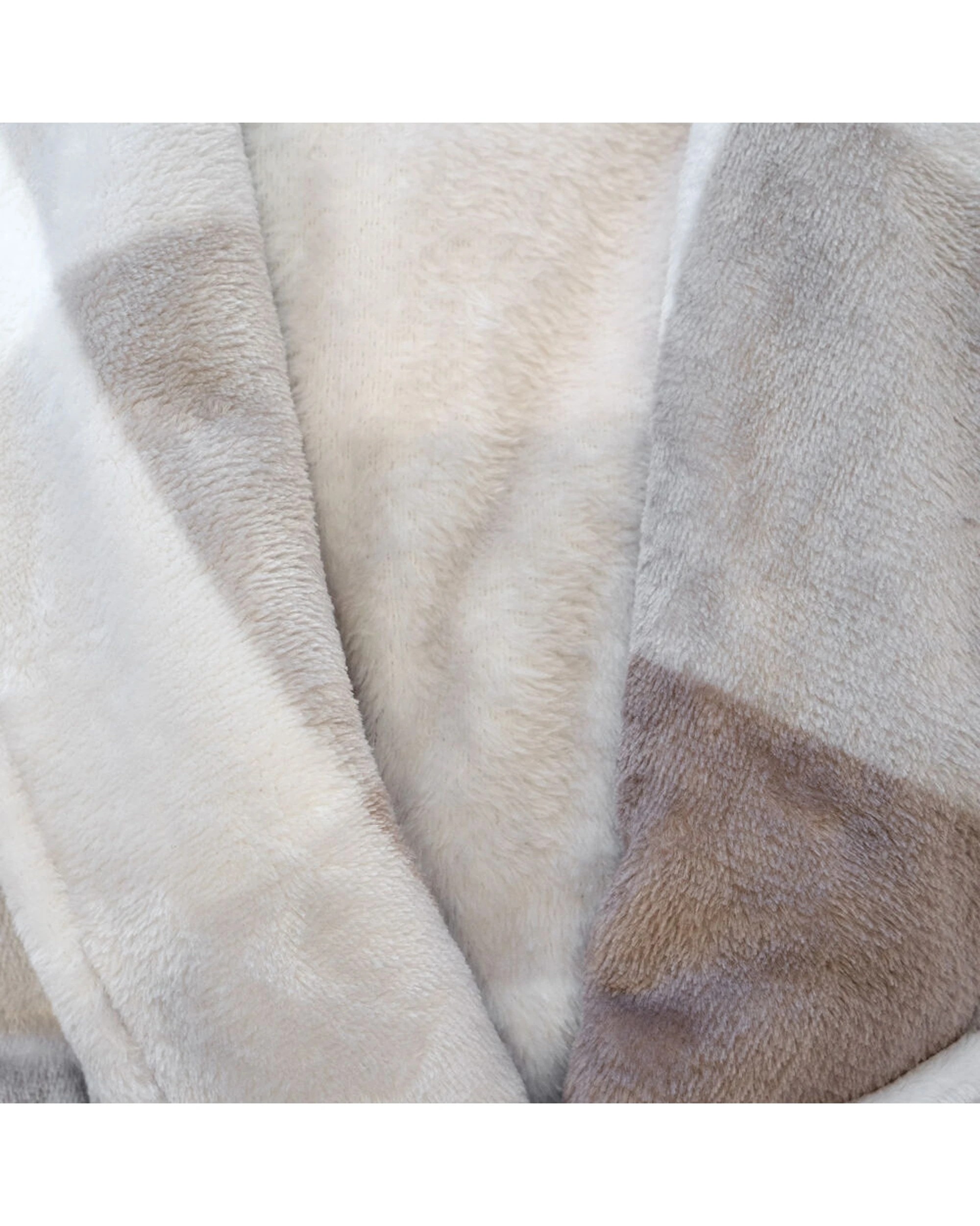 3 Bambury Charlie Ultraplush Soft Polyester Checkered Robe Medium/Large Nougat - Beige, 3 of 3