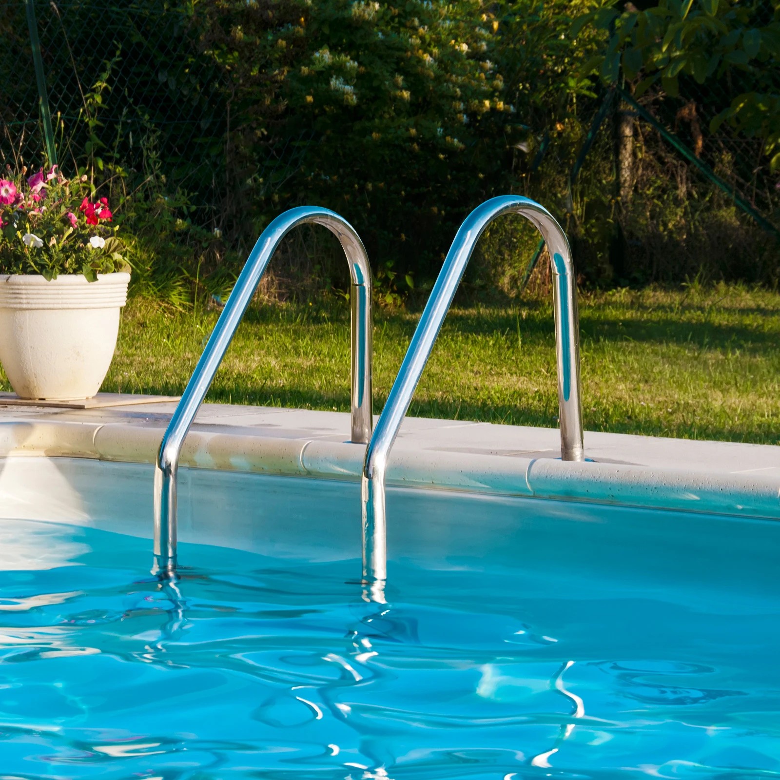 3 Costway 3-Step Pool Ladder Non-slip Stairs Stainless Steel 147cm - Silver, 3 of 4