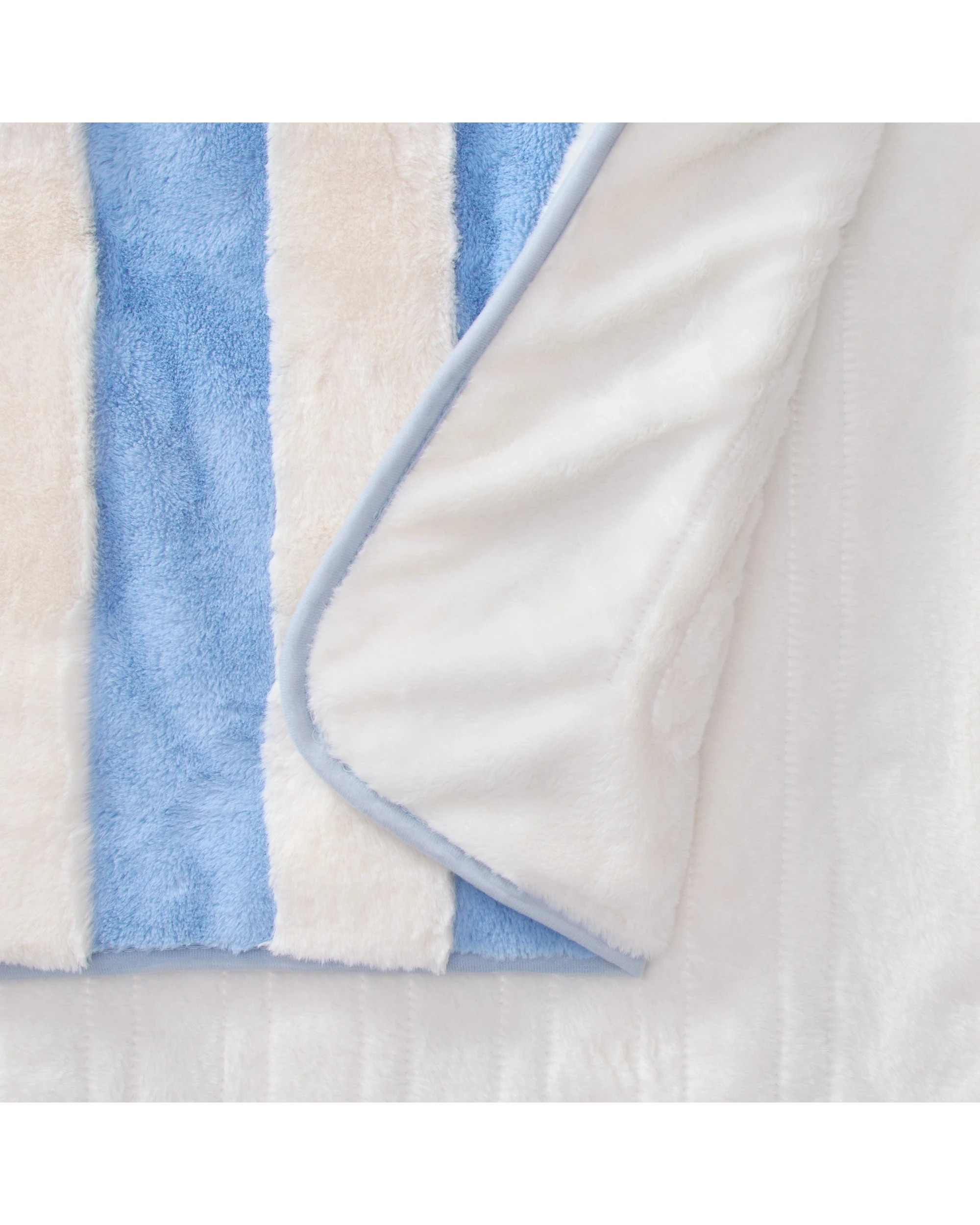 3 Dreamaker Denver Carved Stripe Faux Fur Heated Throw 130x160cm - Sky, 3 of 9