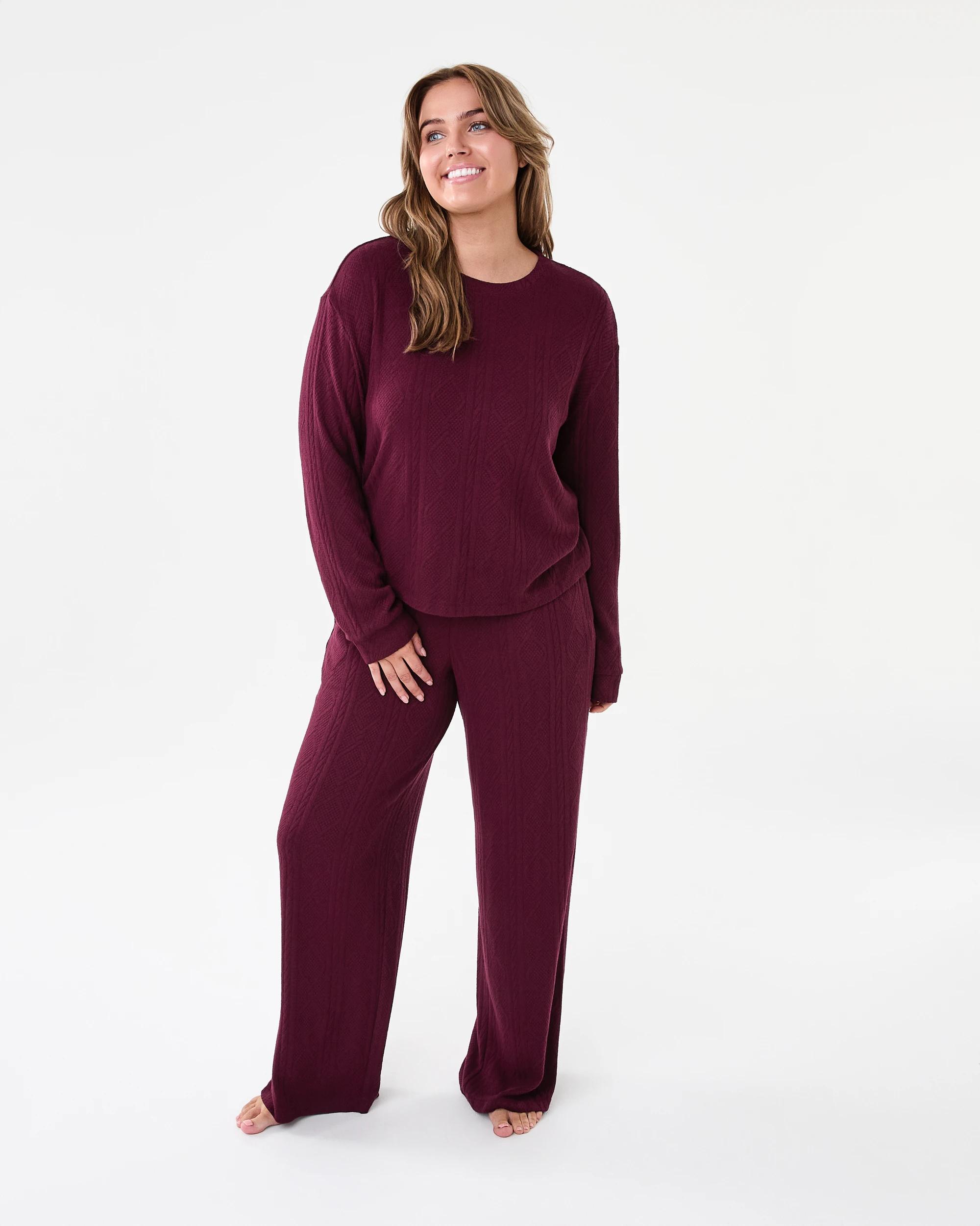 7 Cable Lounge Top Velvet Red, 7 of 7