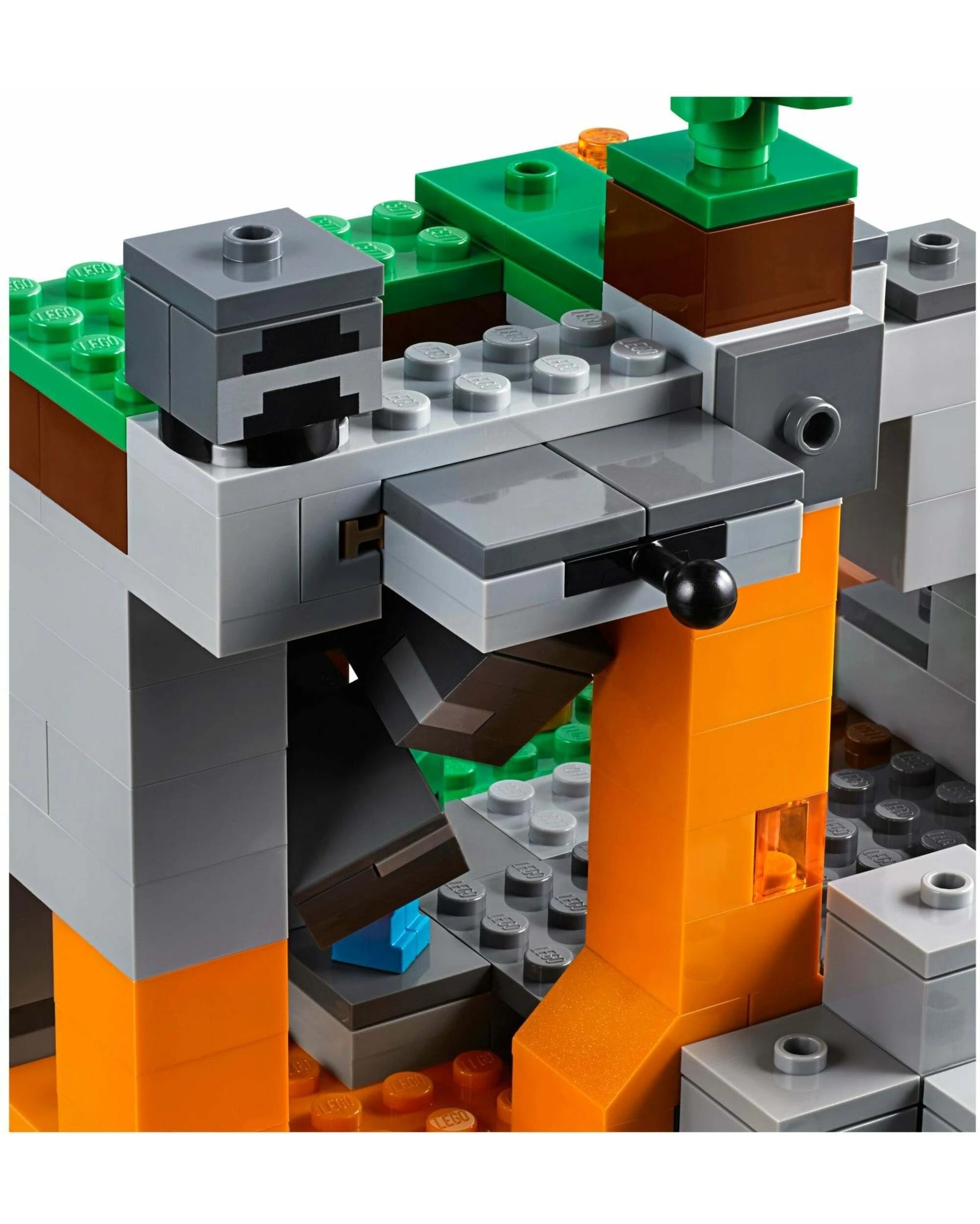 5 LEGO 21141 The Zombie Cave Minecraft Set, 5 of 5