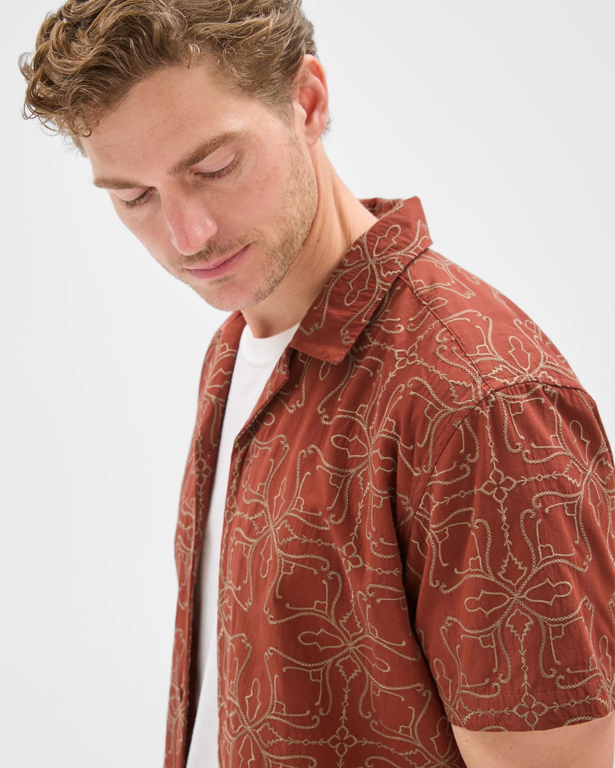 4 Target Man Short Sleeve Embroidered Shirt BROWN STONE, 4 of 7