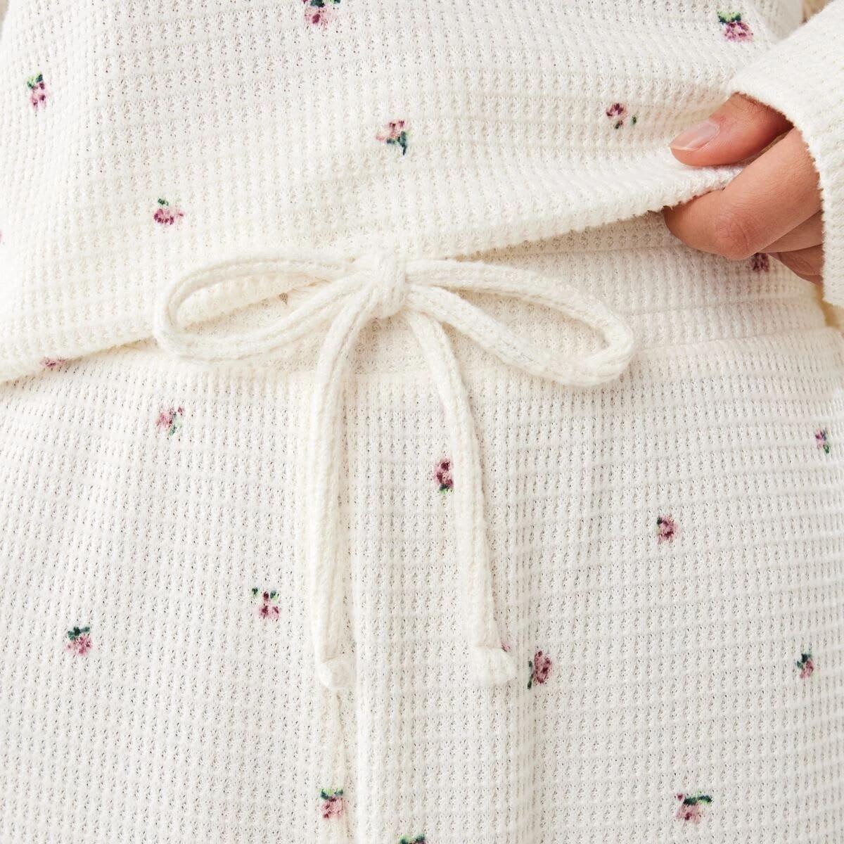 7 Waffle Top and Shorts Pyjama Set Wntr Ditsy, 7 of 8