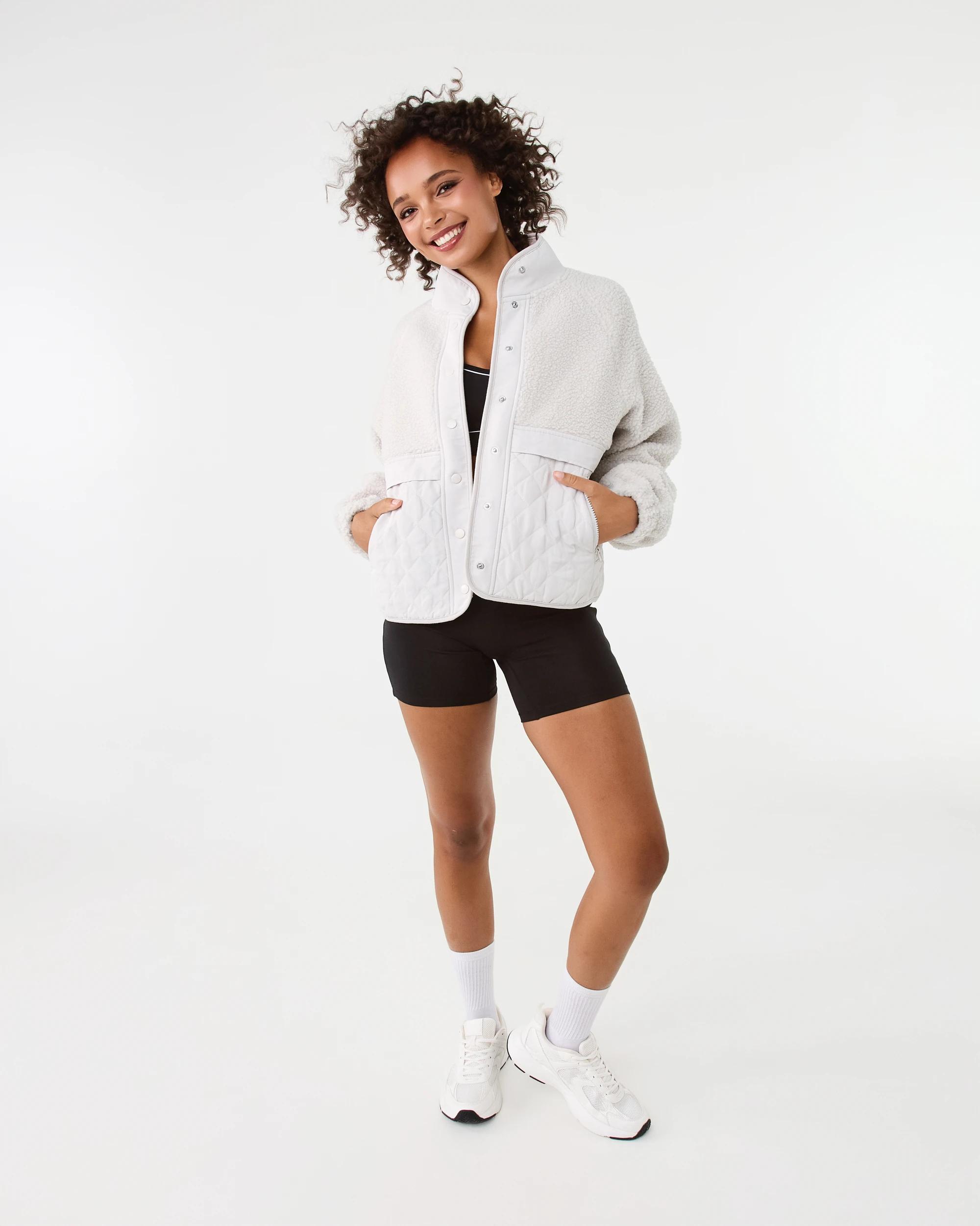 2 Active Womens Contrast Sherpa Quilted Jacket Peak Grey, 2 of 8