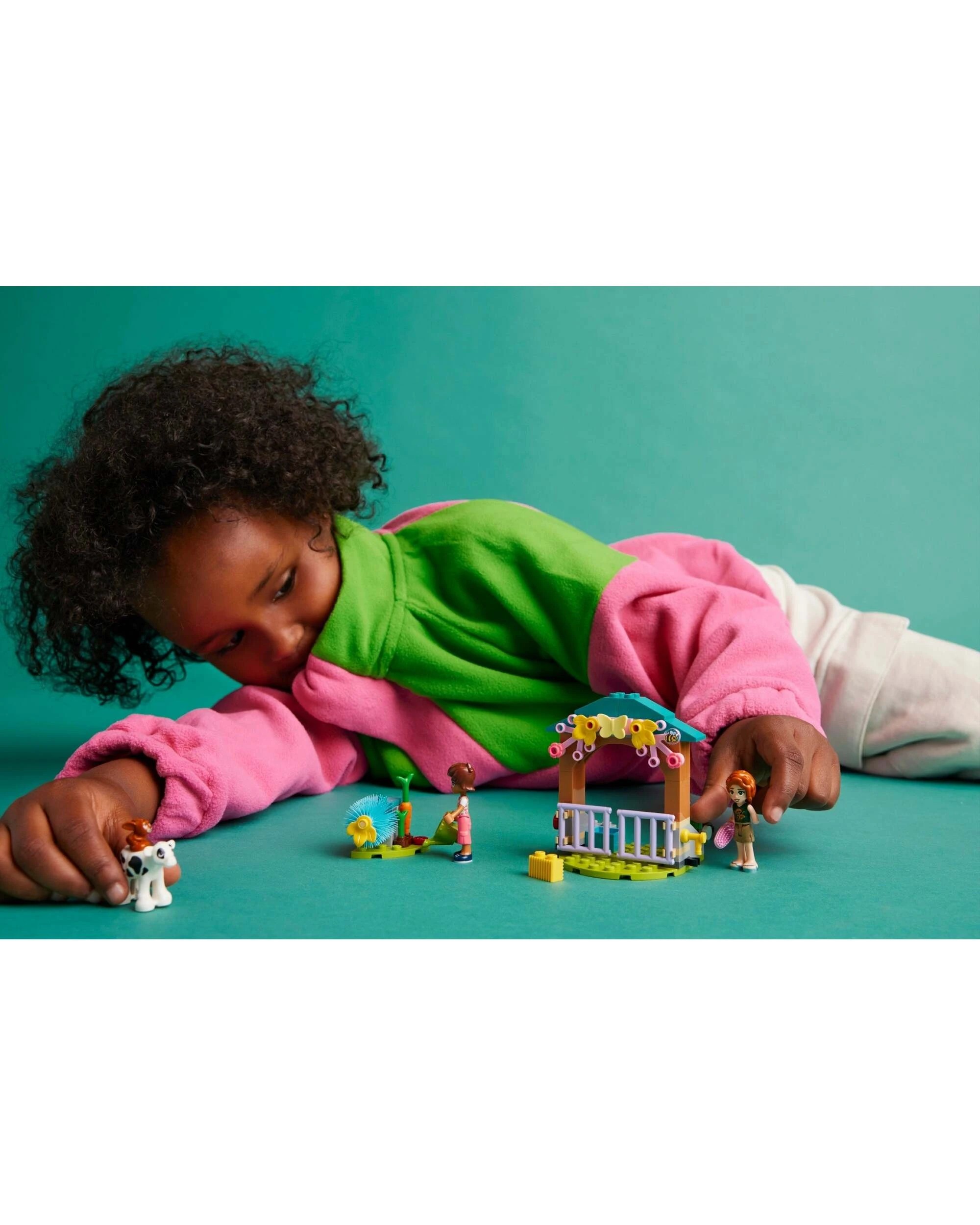 3 LEGO Friends 42607 Autumn's Baby Cow Shed, 3 of 5