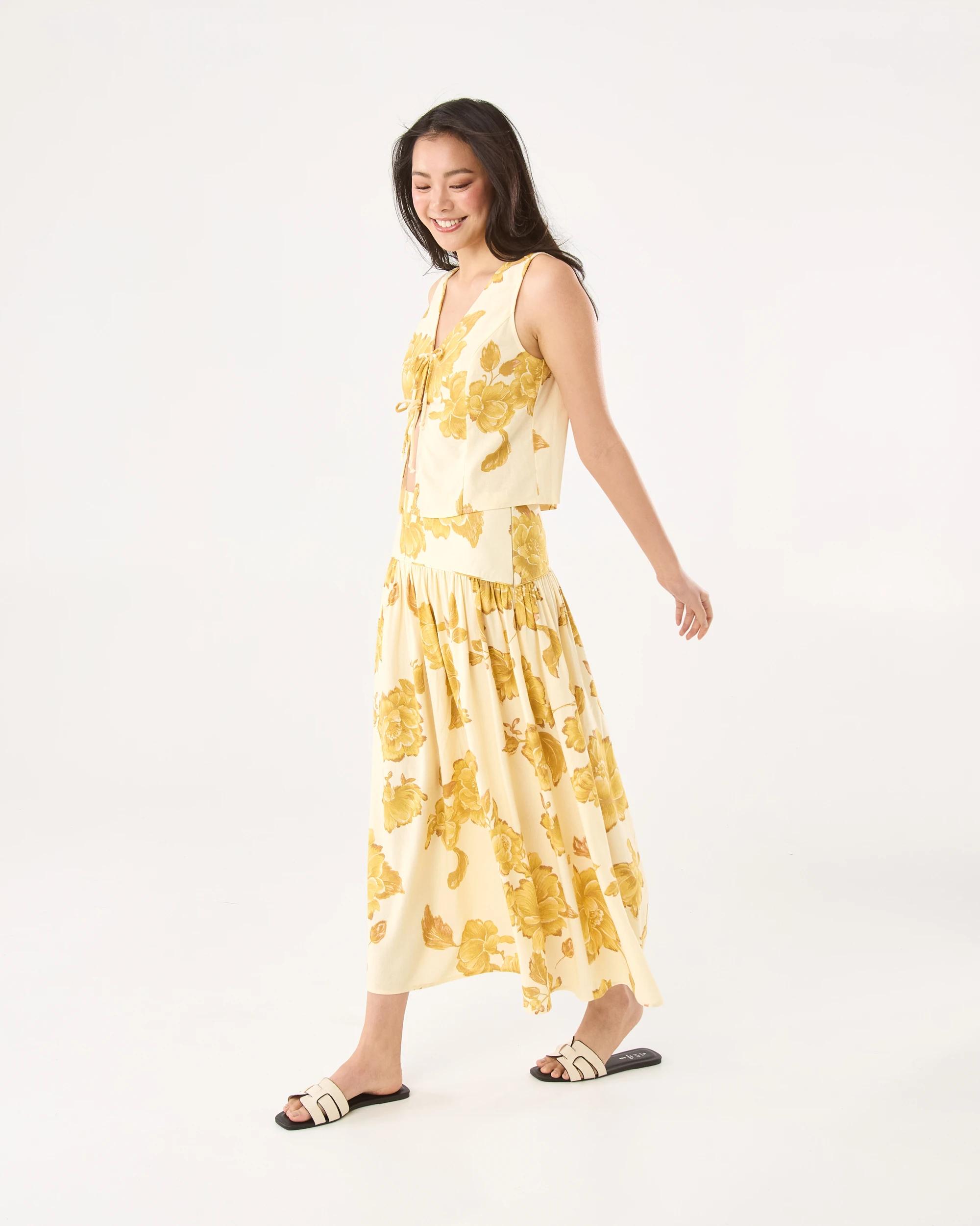 3 Short Sleeve Linen Blend Tie Front Top Boho Flral, 3 of 6