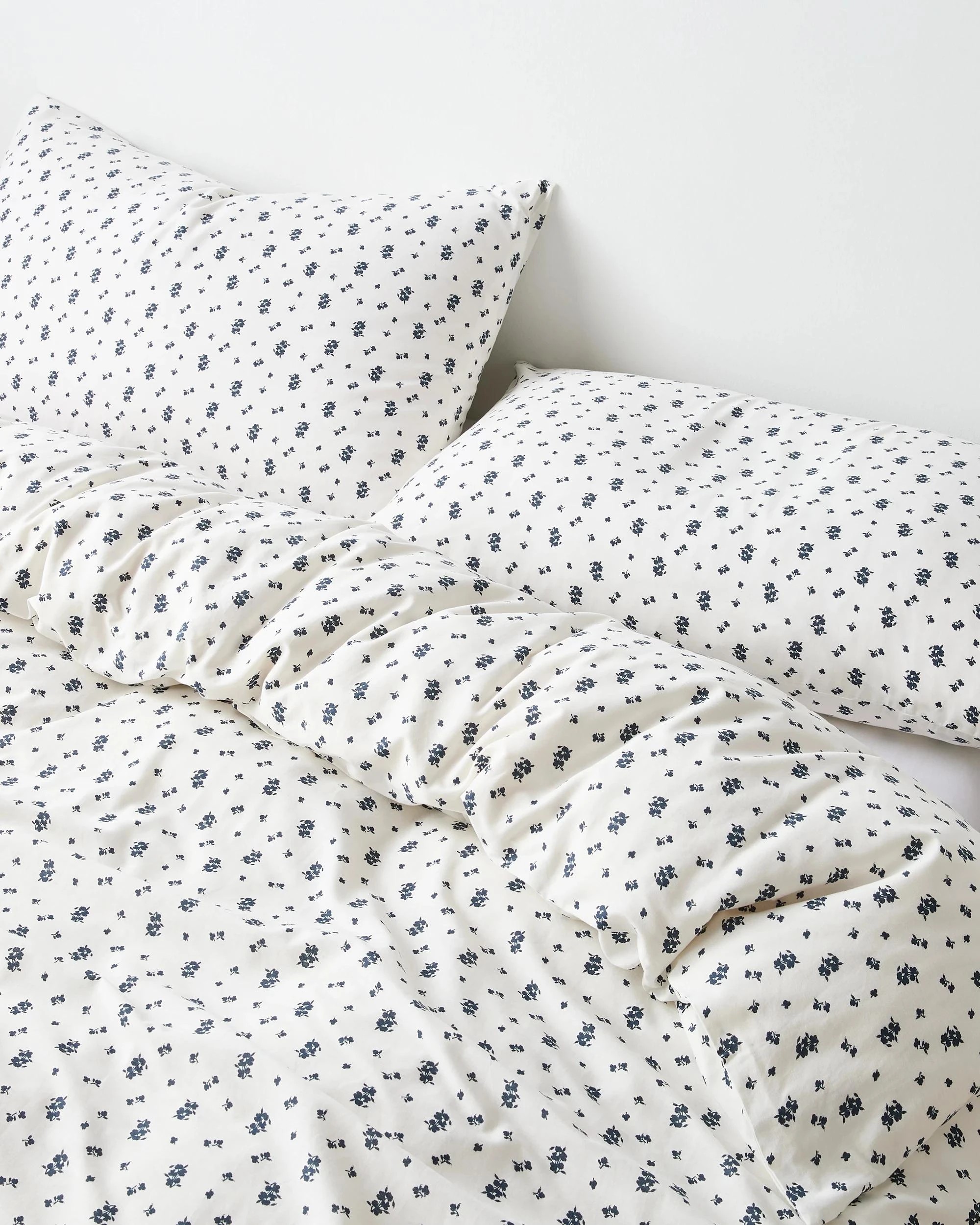 2 Target Kaylee Floral Australian Cotton Quilt Cover Set - Queen Bed - White, 2 of 3