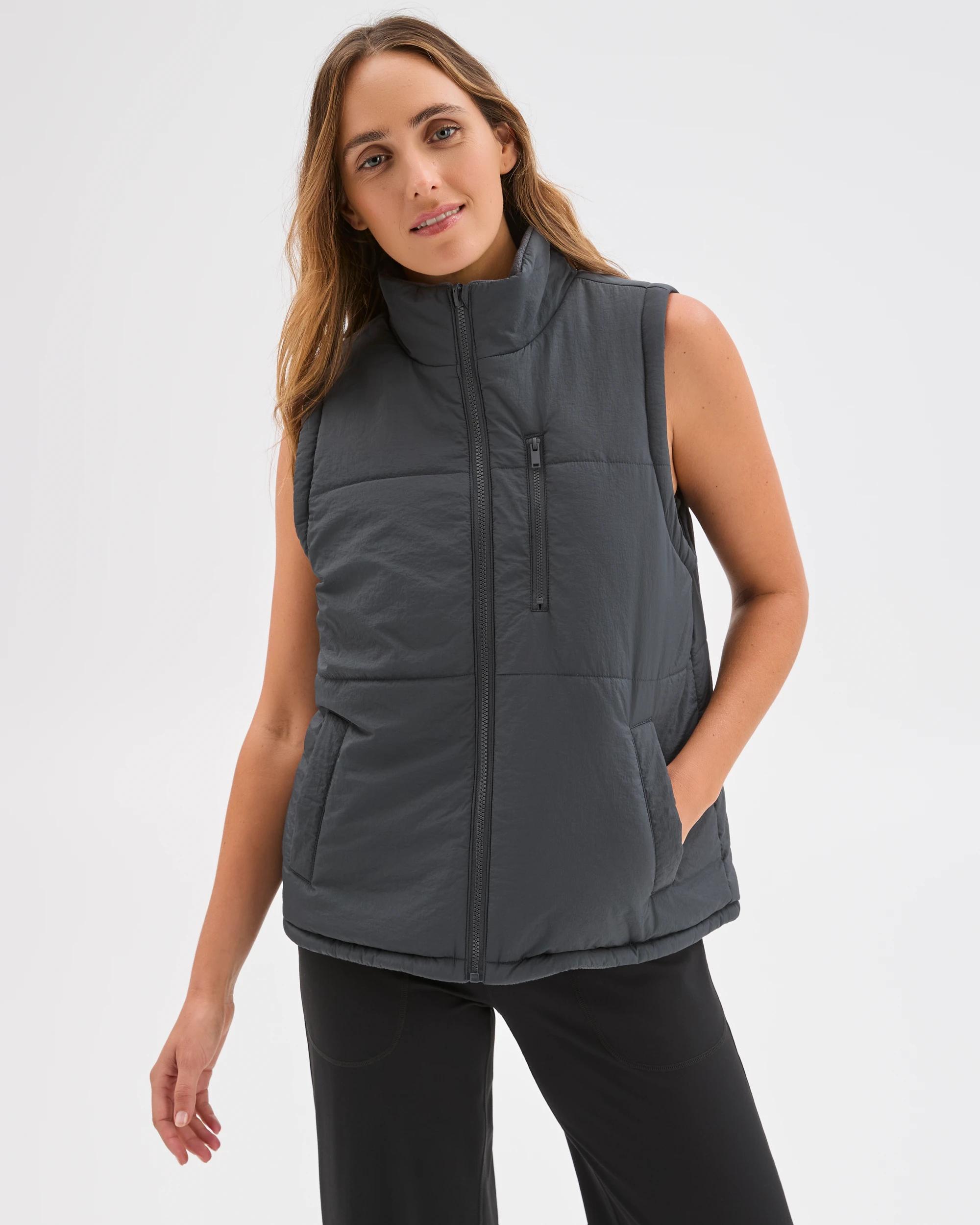 3 Target Woman Reversible Puffer Vest GRAPHITE, 3 of 6