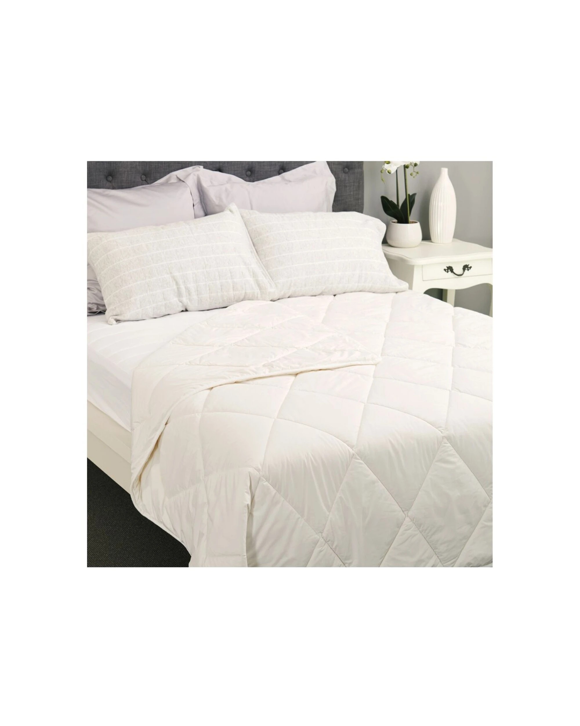 4 Tontine Lightweight Australian Washable Wool Quilt All Seasons - Queen Bed - White, 4 of 4