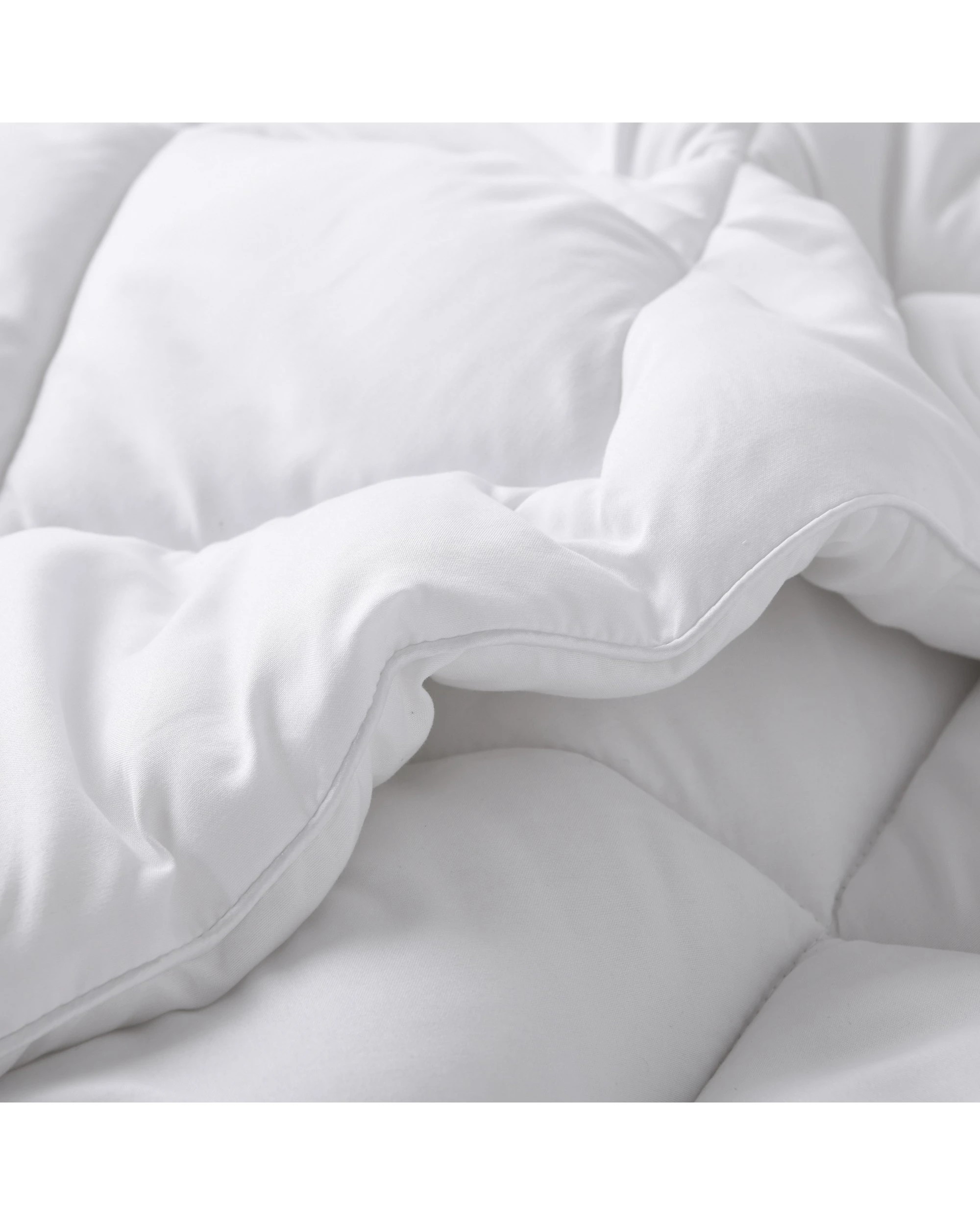 3 Sleepcare 700GSM Winterweight Microfibre Quilt - Queen Bed - White, 3 of 9