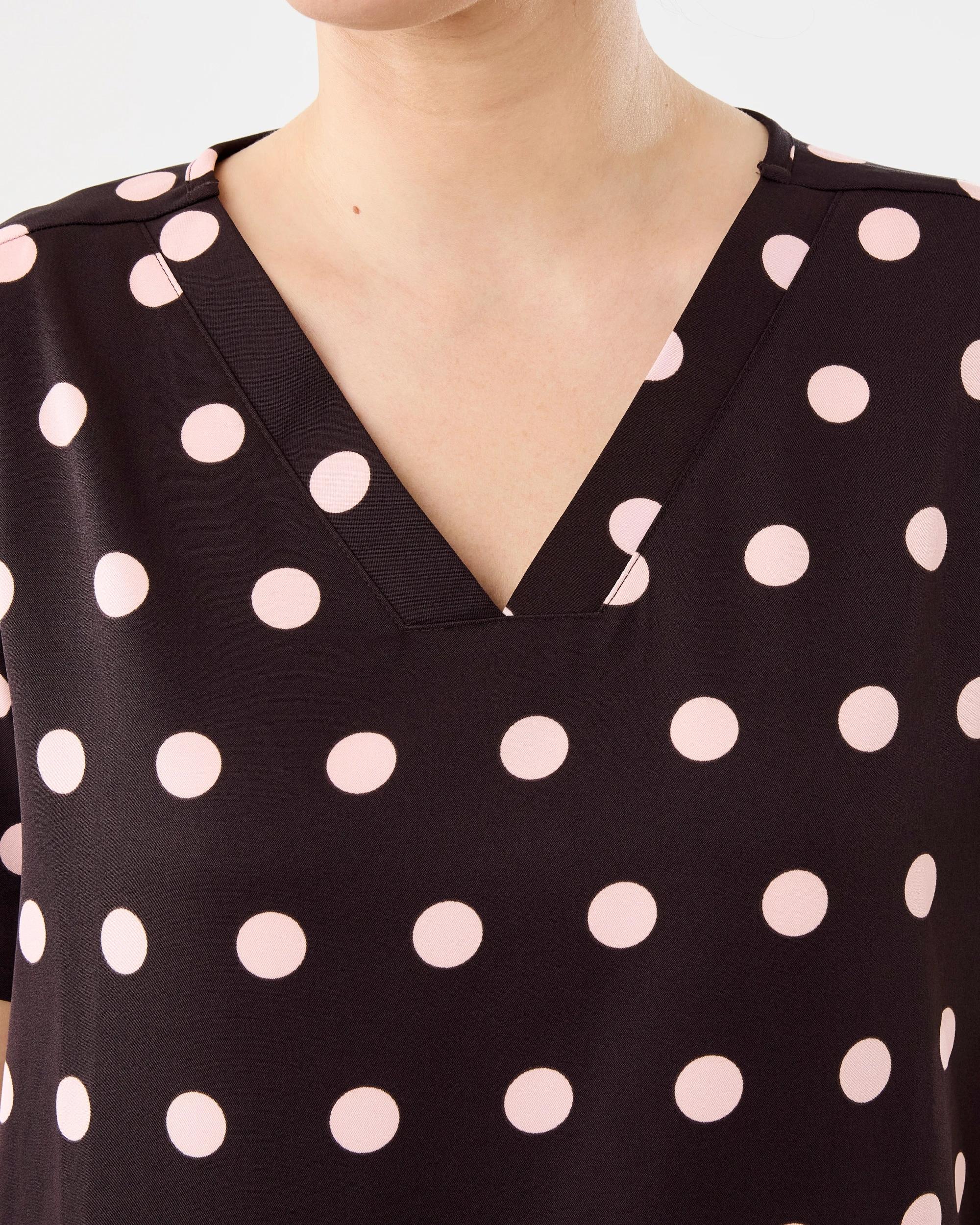 4 Workwear Print Scrub Top Brn Dots, 4 of 6