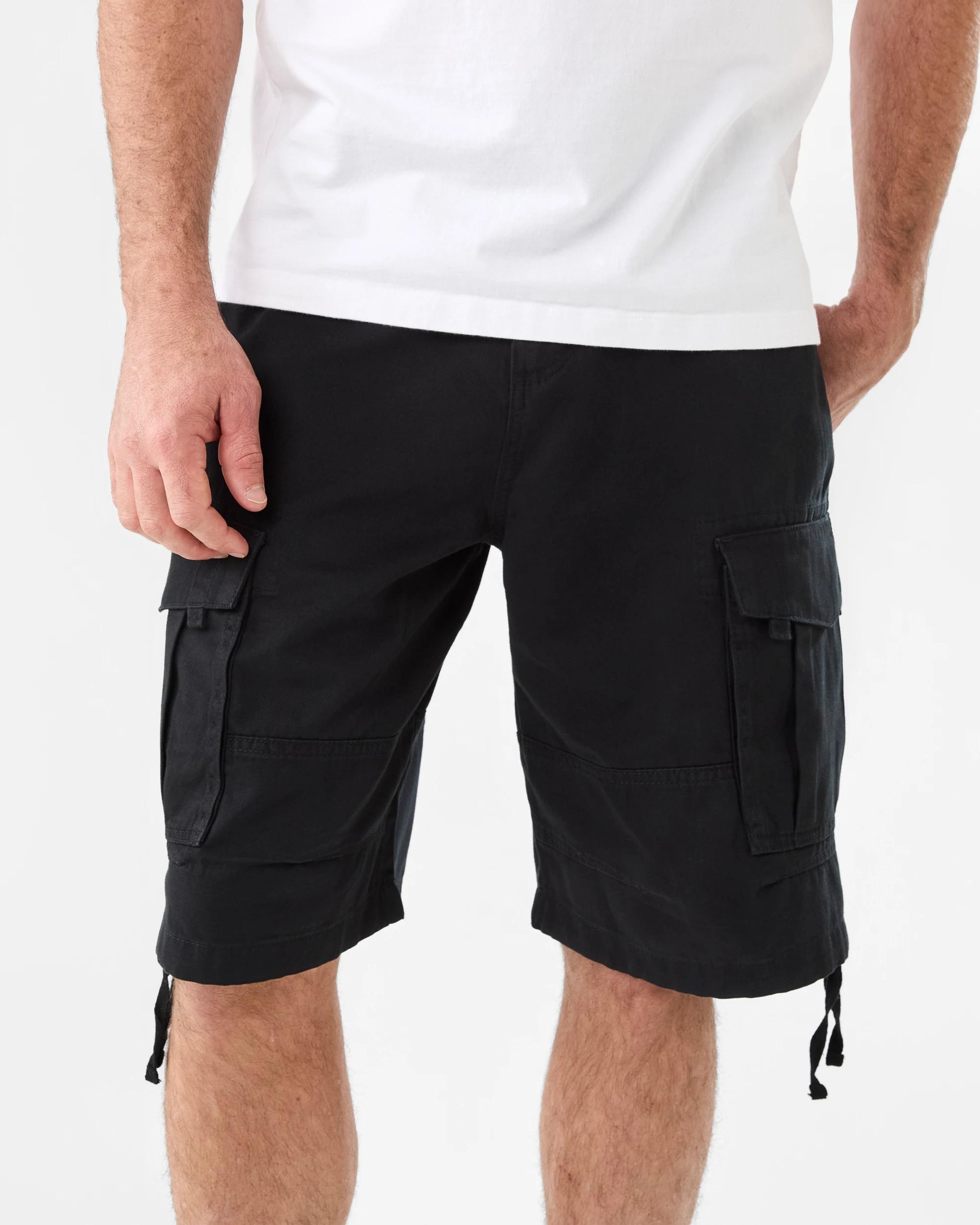 1 Baggy Cargo Shorts Black, 1 of 7