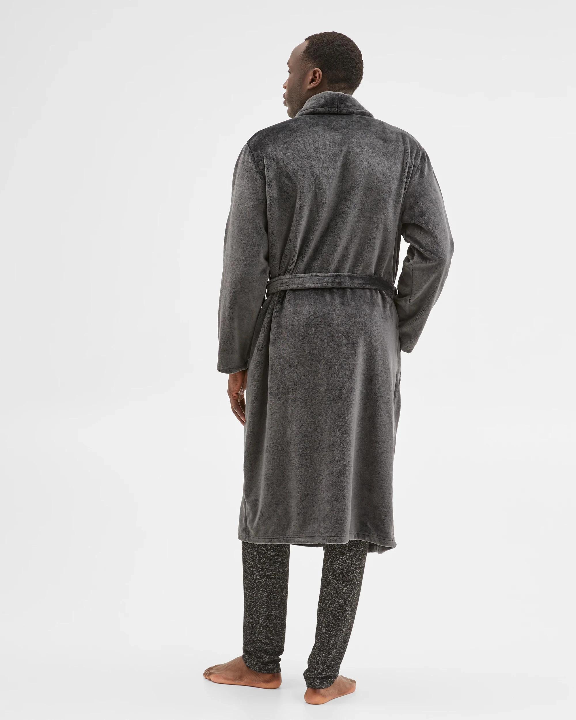 6 Target Man Coral Fleece Robe CHARCOAL, 6 of 6