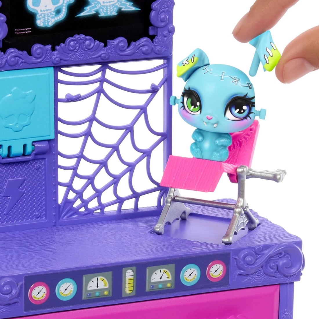 4 Monster High Frankie Stein Make-A-Monster Pet Doll Playset, 4 of 6
