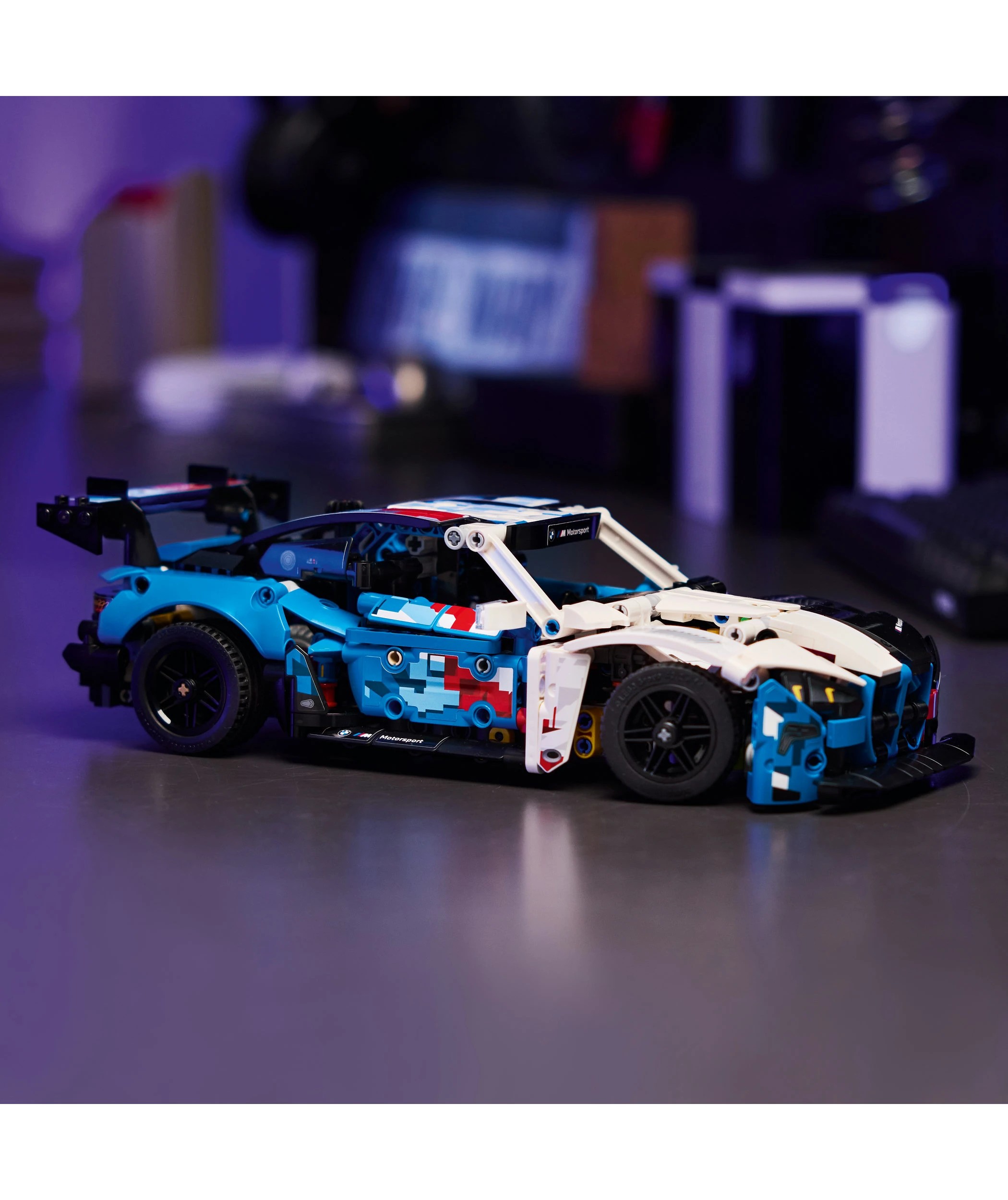9 LEGO Technic BMW M4 GT3 EVO Race Car 42226, 9 of 10