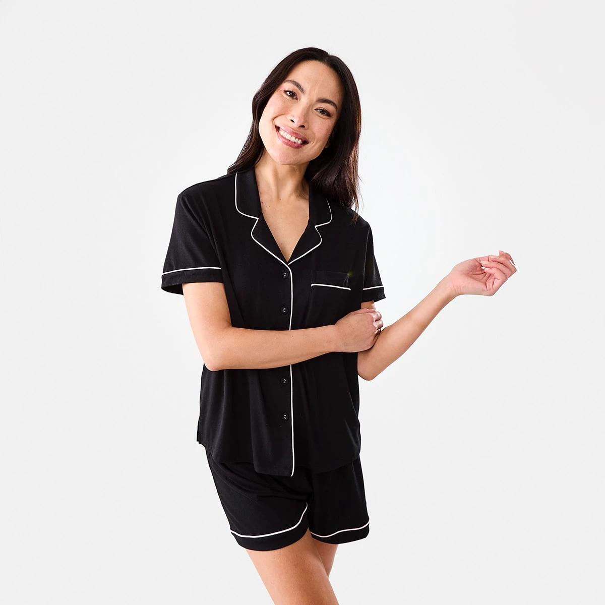 1 Short Sleeve Top and Shorts Comfort Pyjama Set BLACK, 1 of 8