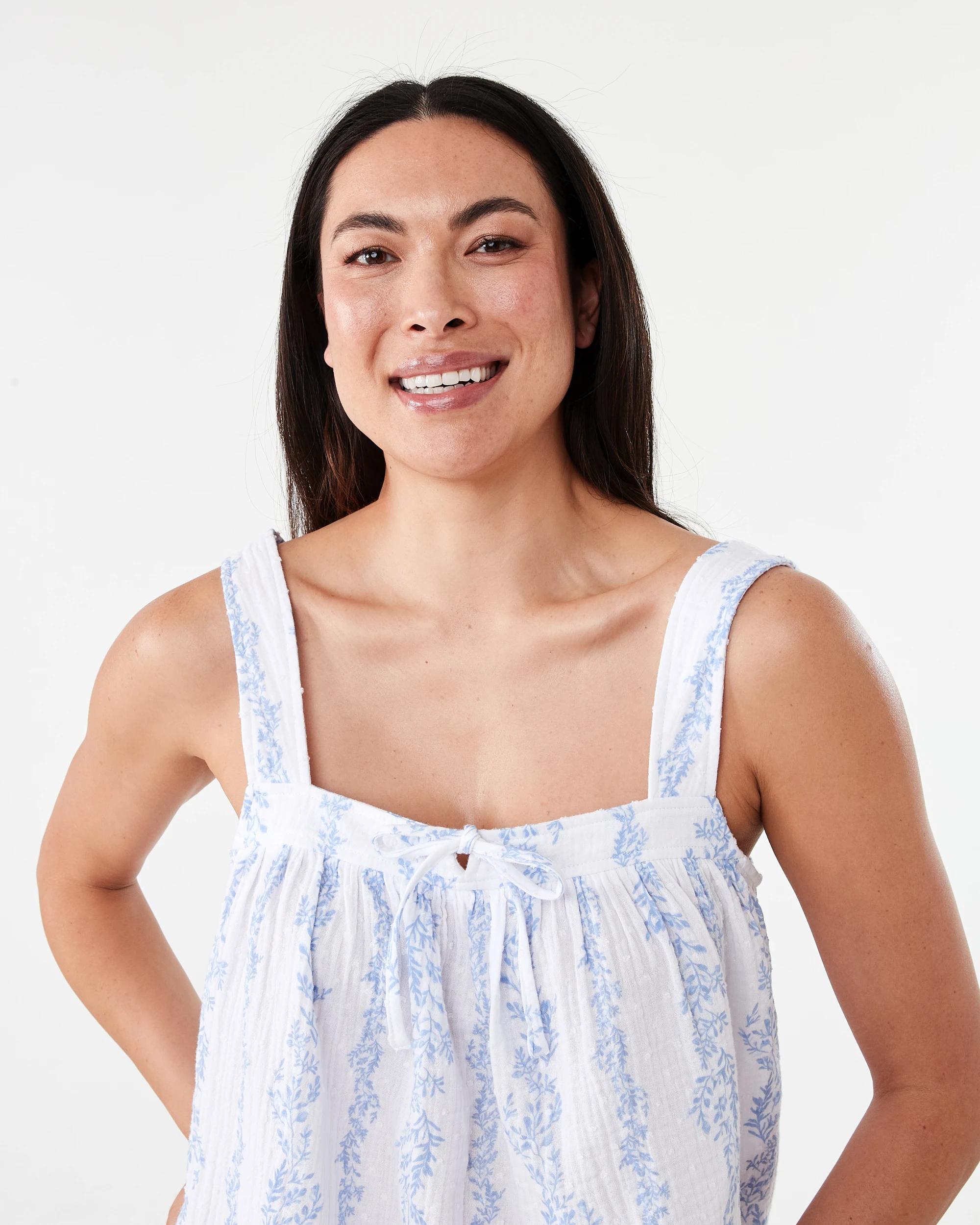 4 Sleeveless Tie Front Top Blu Floral, 4 of 7