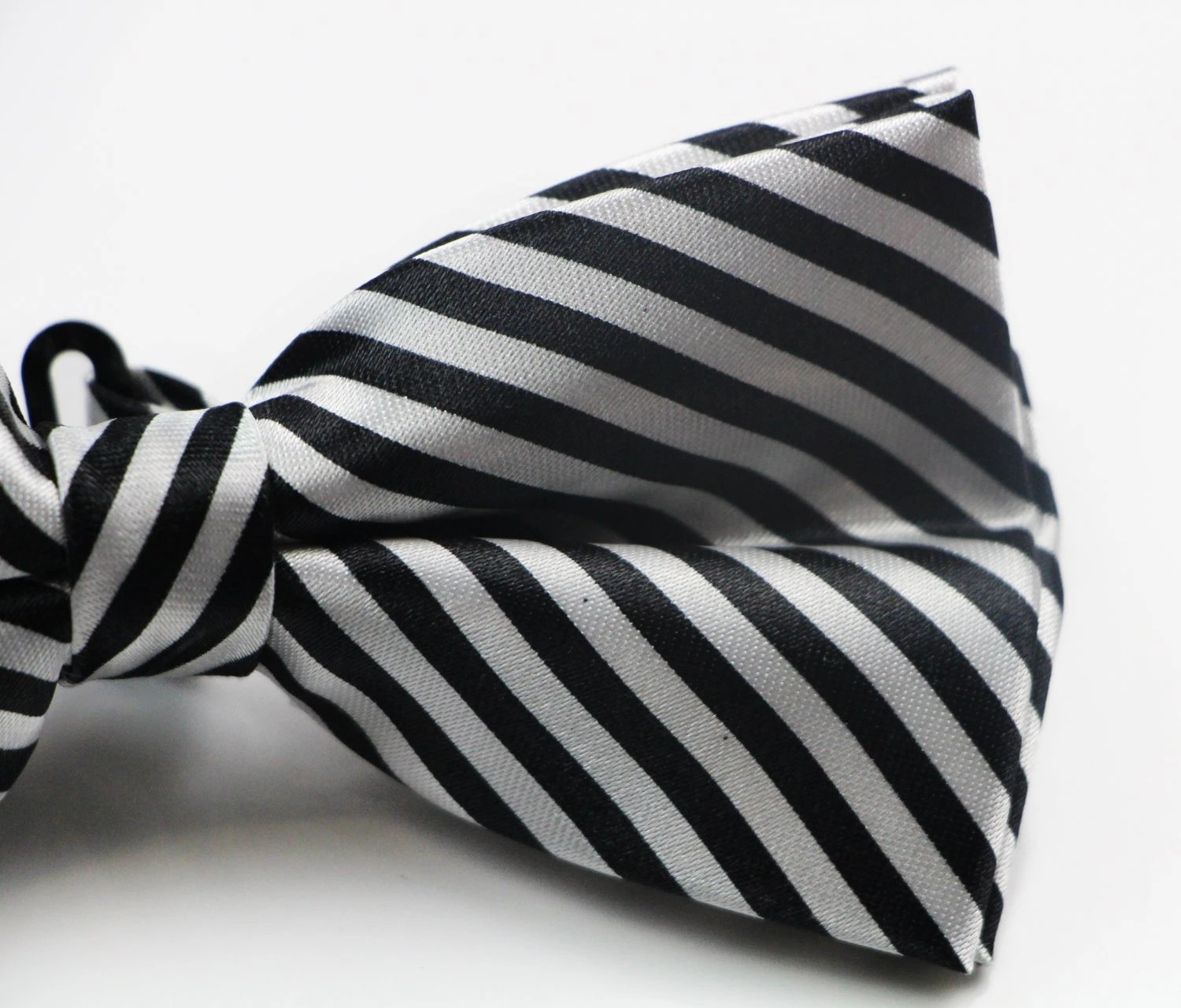3 Zasel Mens Black & White Diagonal Striped Bow Tie - Multi, 3 of 4