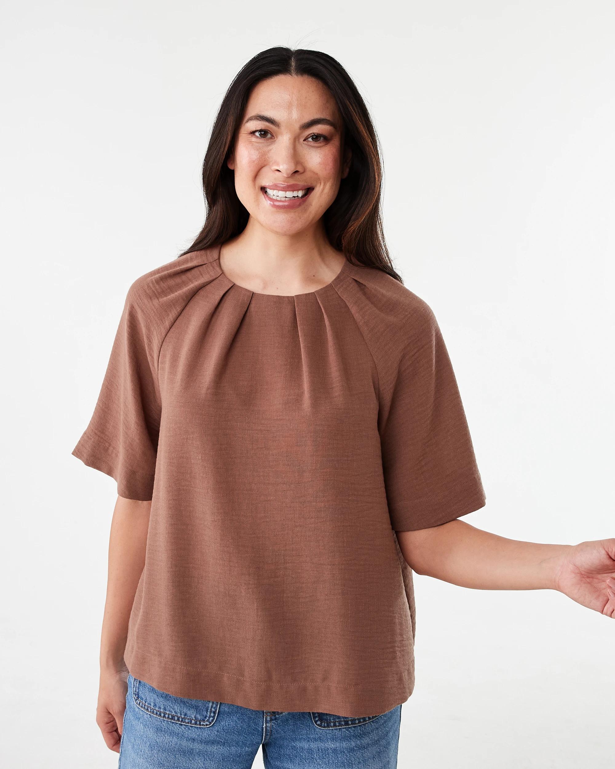 1 Short Sleeve Tuck Top Brn Clove, 1 of 7