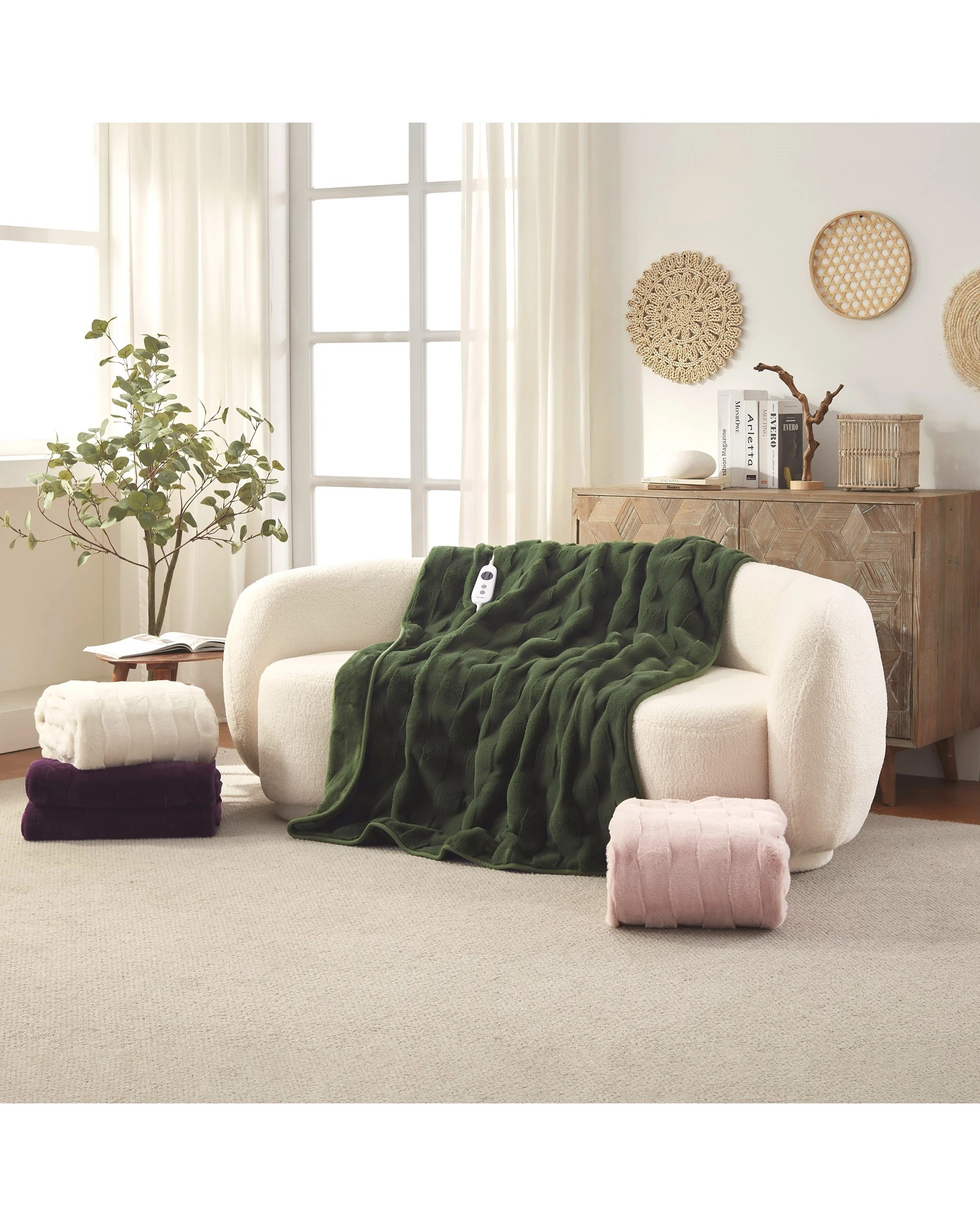 8 Dreamaker Basketweave Faux Fur Heated Throw 130x160cm - Cherry, 8 of 10