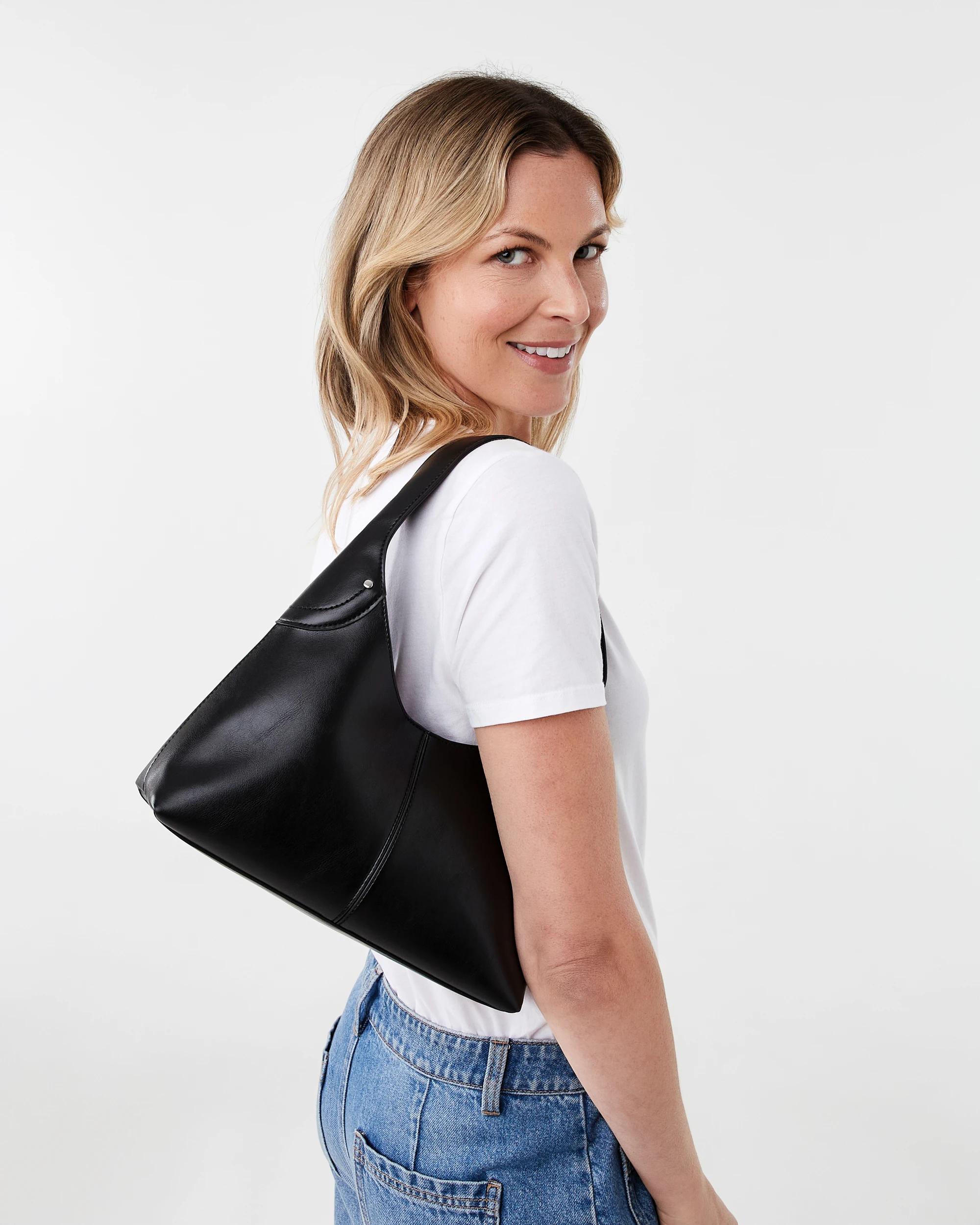 4 Half Moon Shoulder Bag Black, 4 of 5