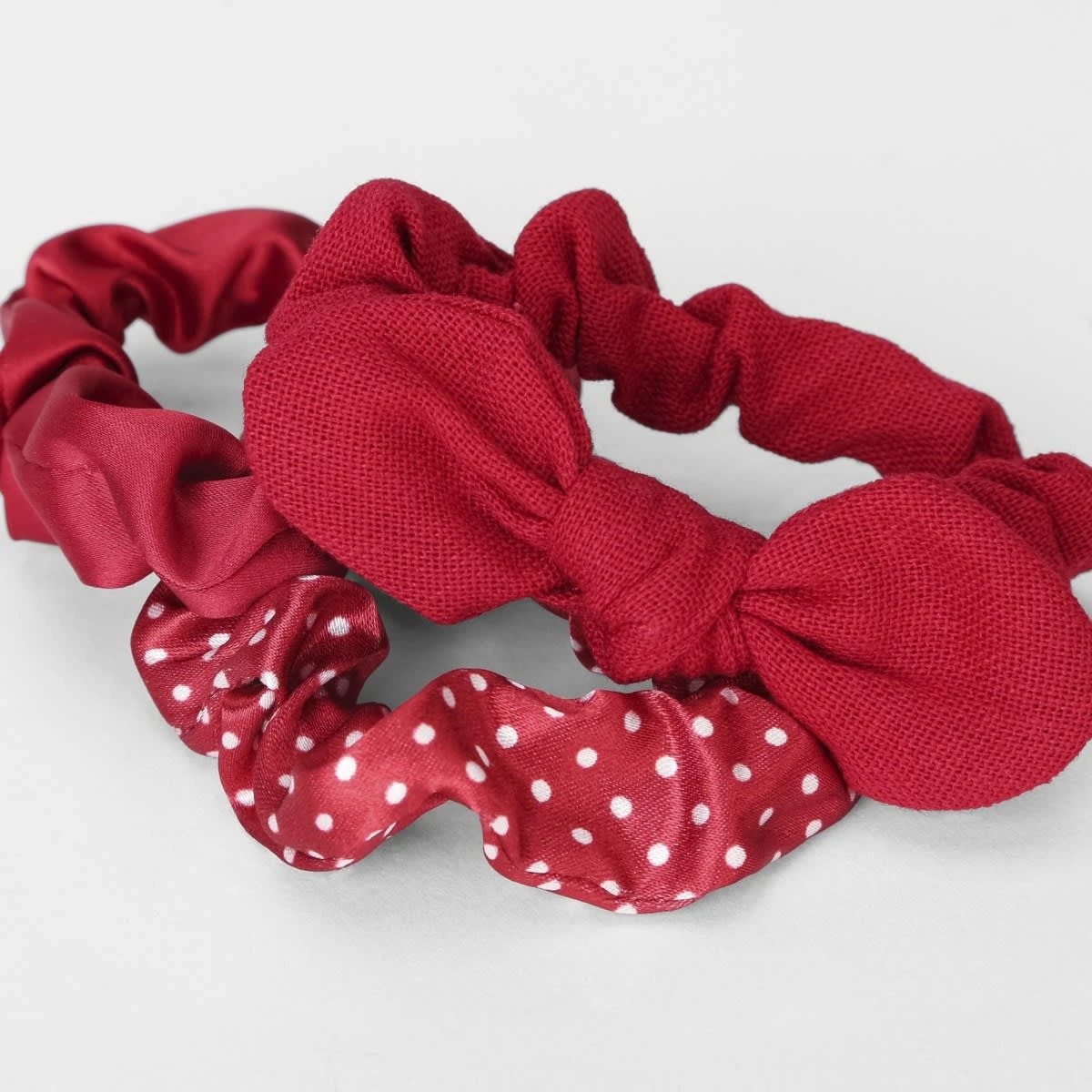 3 3 Pack Hair Scrunchies - Red, 3 of 4