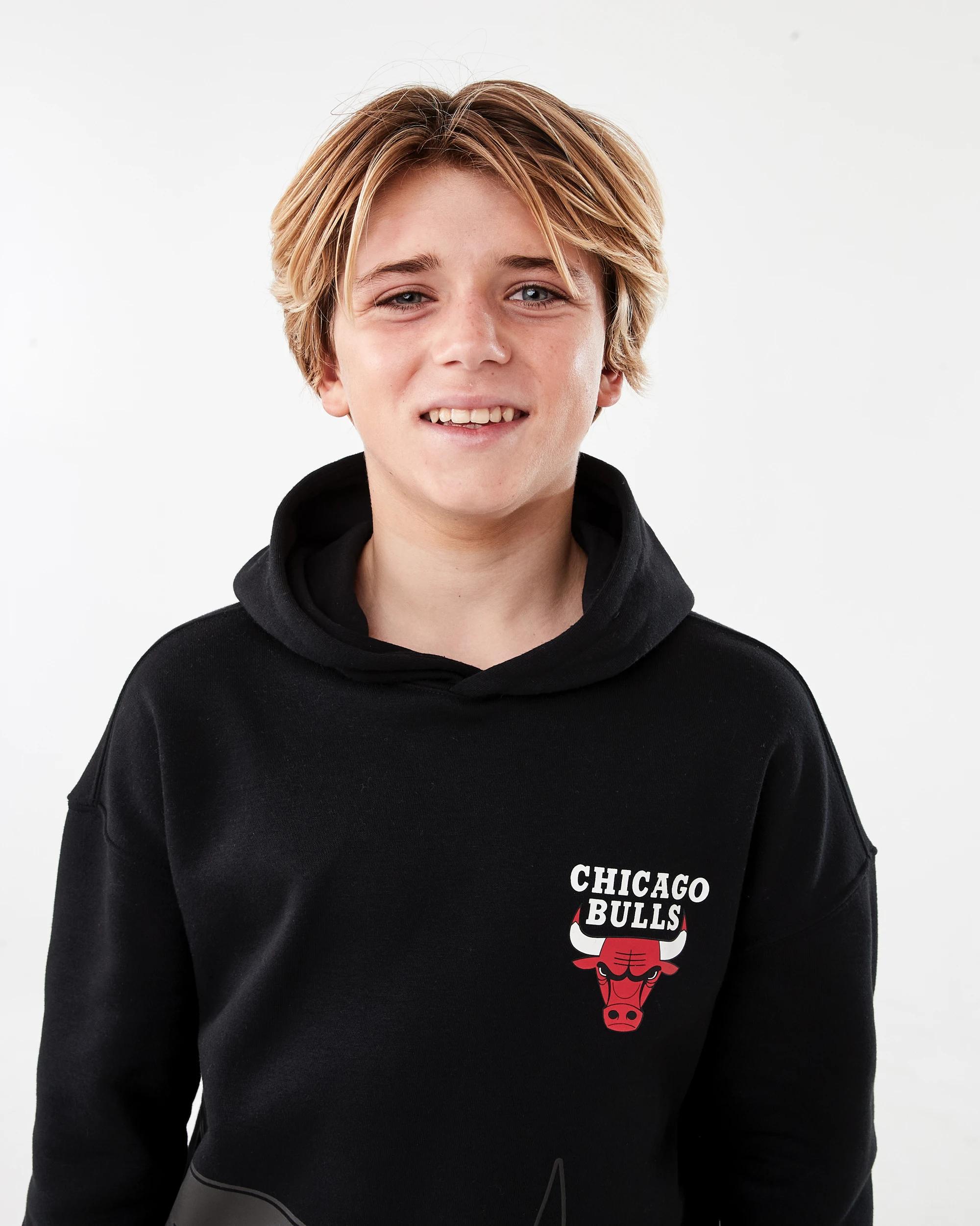 3 Official NBA Kids Hoodie BLACK BULLS, 3 of 7
