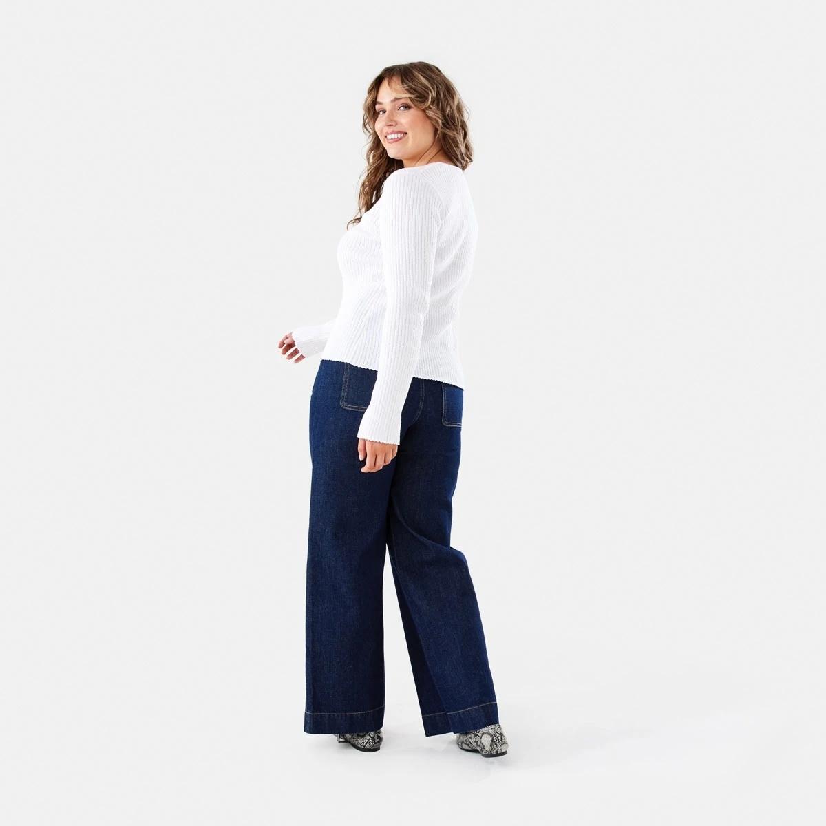 4 Textured V-Neck Top Ecru, 4 of 7