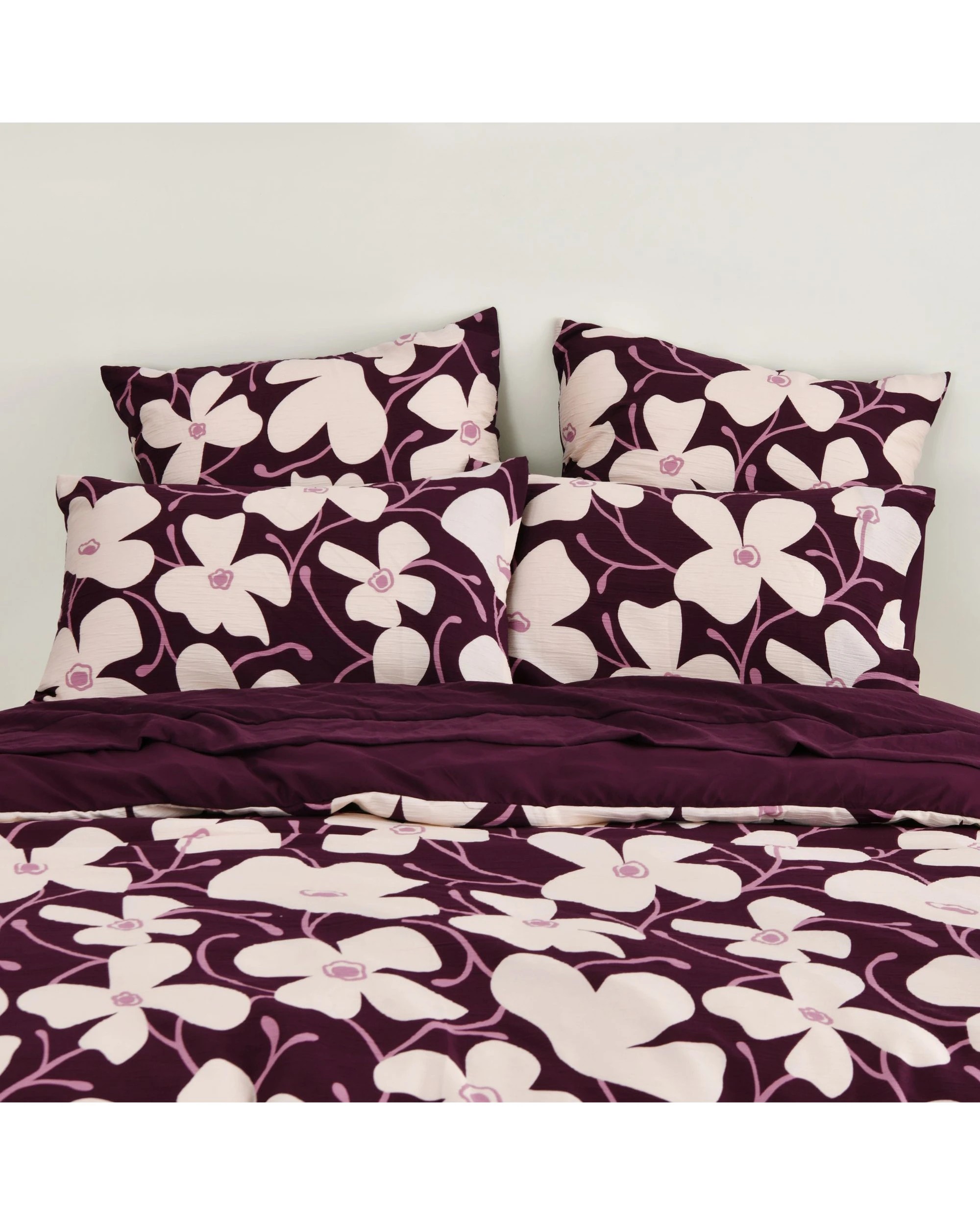 3 Dreamaker Ezra Floral Printed Quilt Cover Set - Single Bed - Cherry, 3 of 7