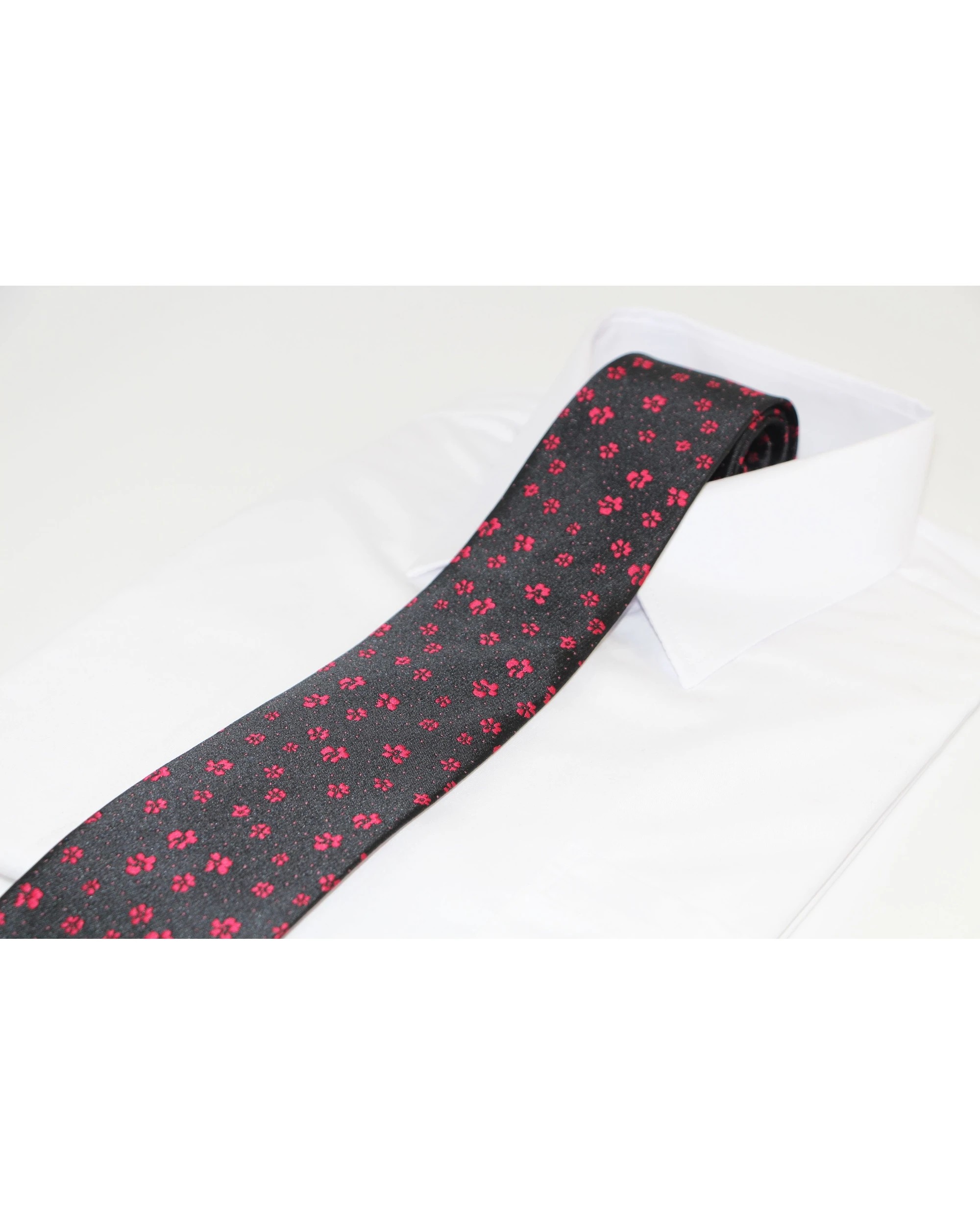 1 Zasel Mens Black  & Dark Red Flower Patterned 8cm Neck Tie, 1 of 2