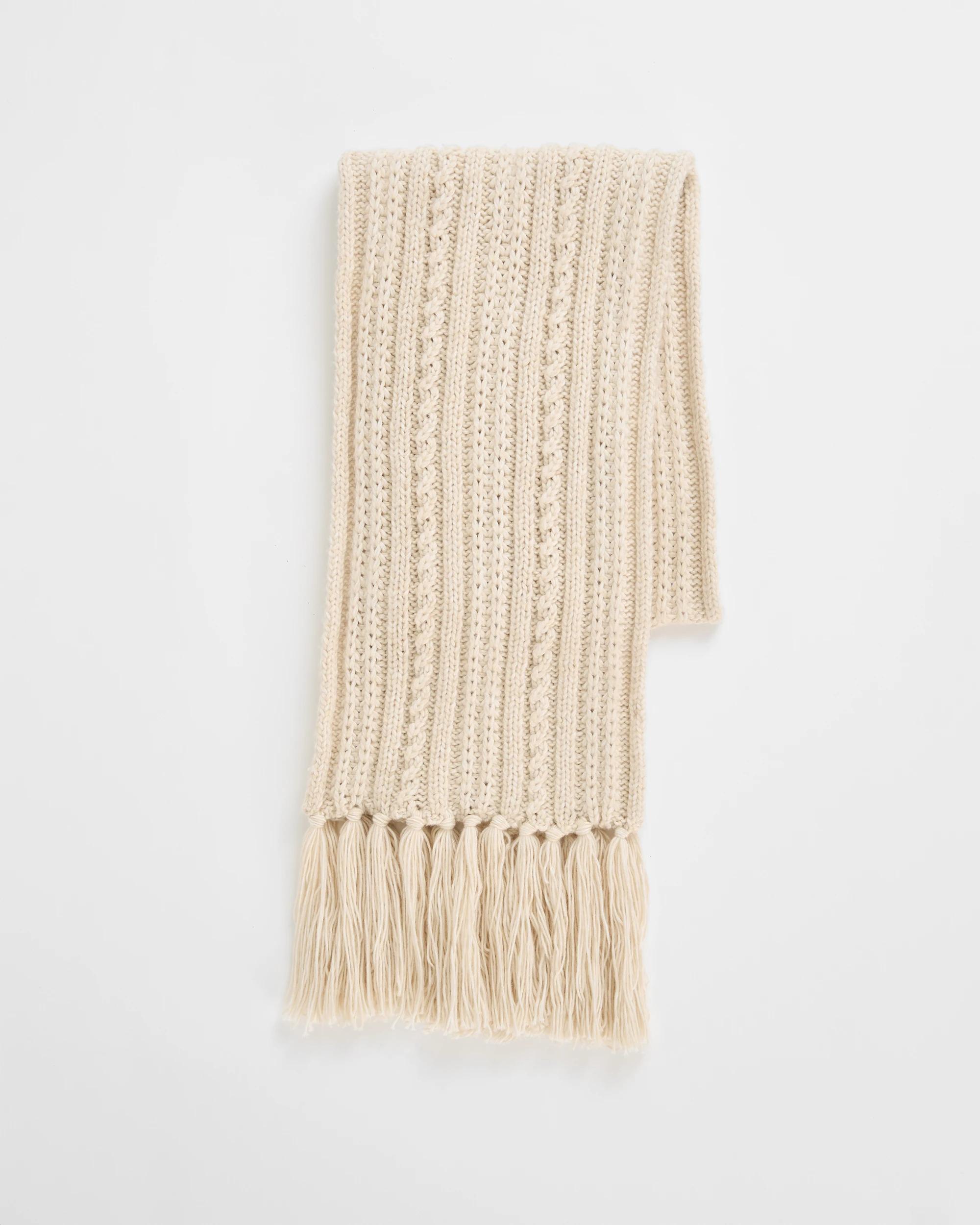 1 Target Woman Chunky Cable Knit Scarf OATMEAL, 1 of 1