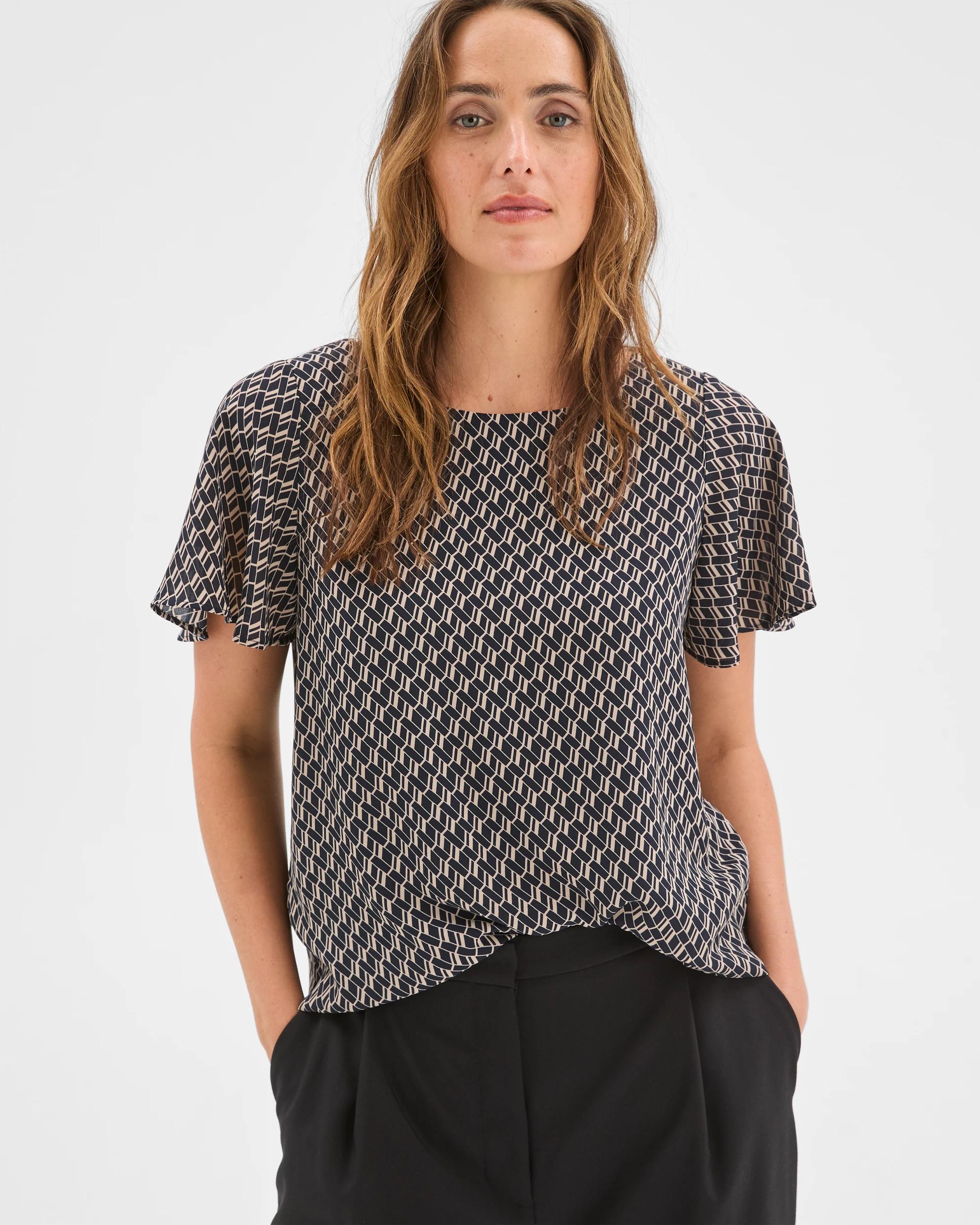 4 Preview Ella Crew Neck Blouse INK NAVY GEO, 4 of 7