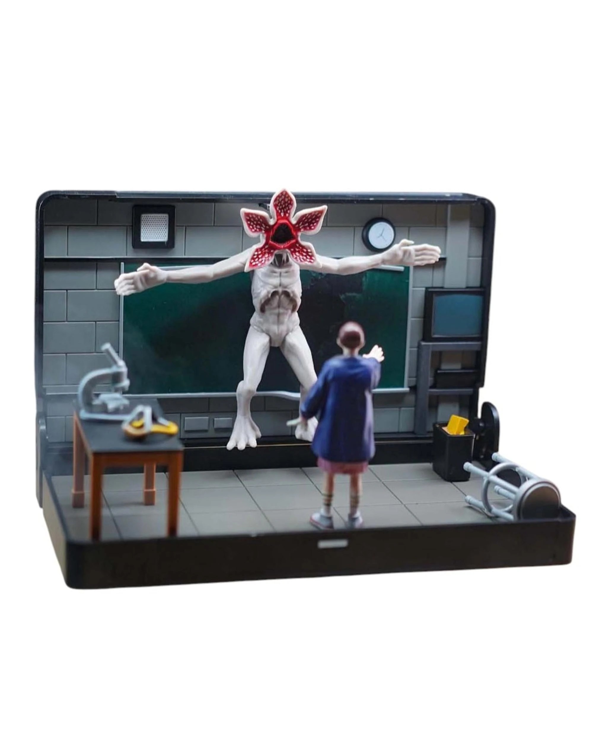 2 VHS Stars Stranger Things Eleven VS Demogorgon Diorama, 2 of 9