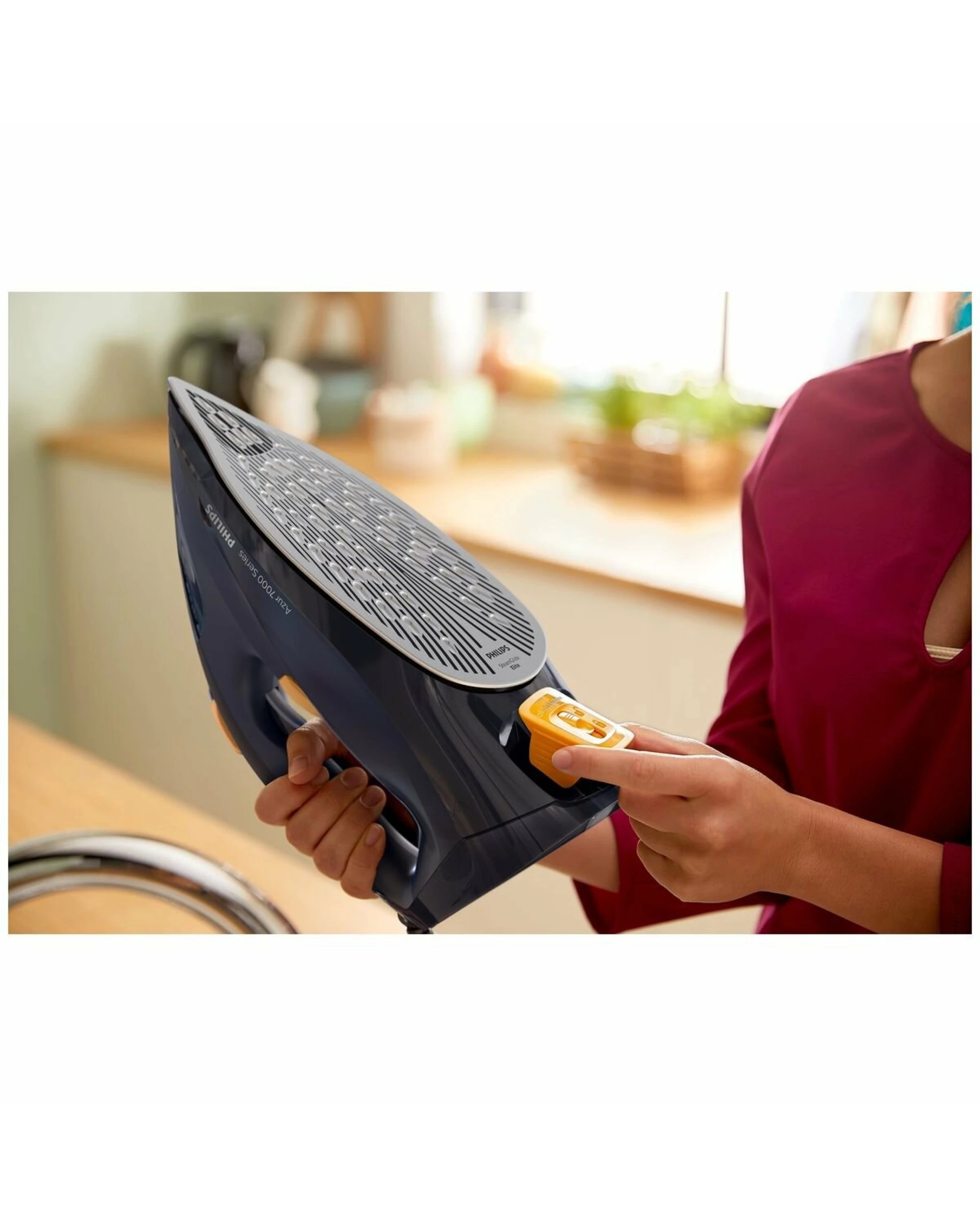 4 Philips Azur 7000 Series Steam Iron Navy, 4 of 5