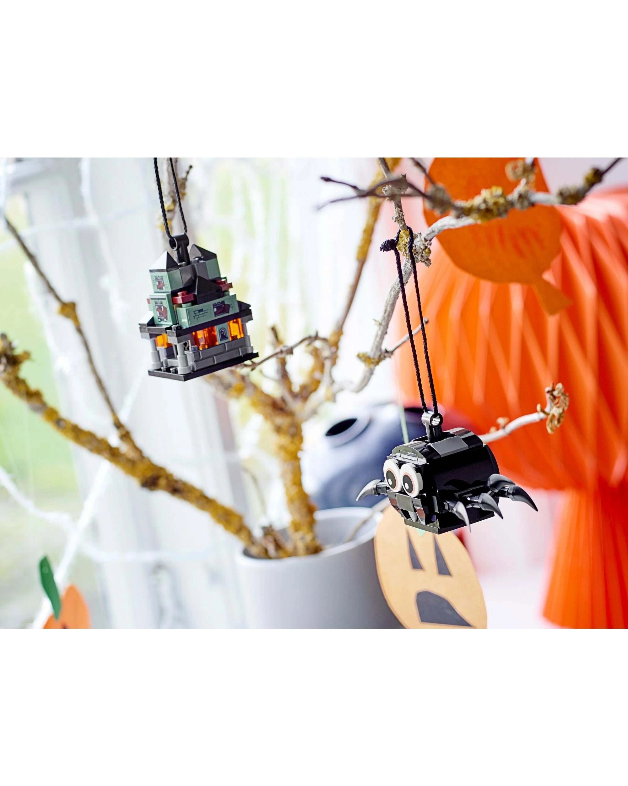 3 LEGO 40493 Spider & Haunted House Pack, 3 of 5