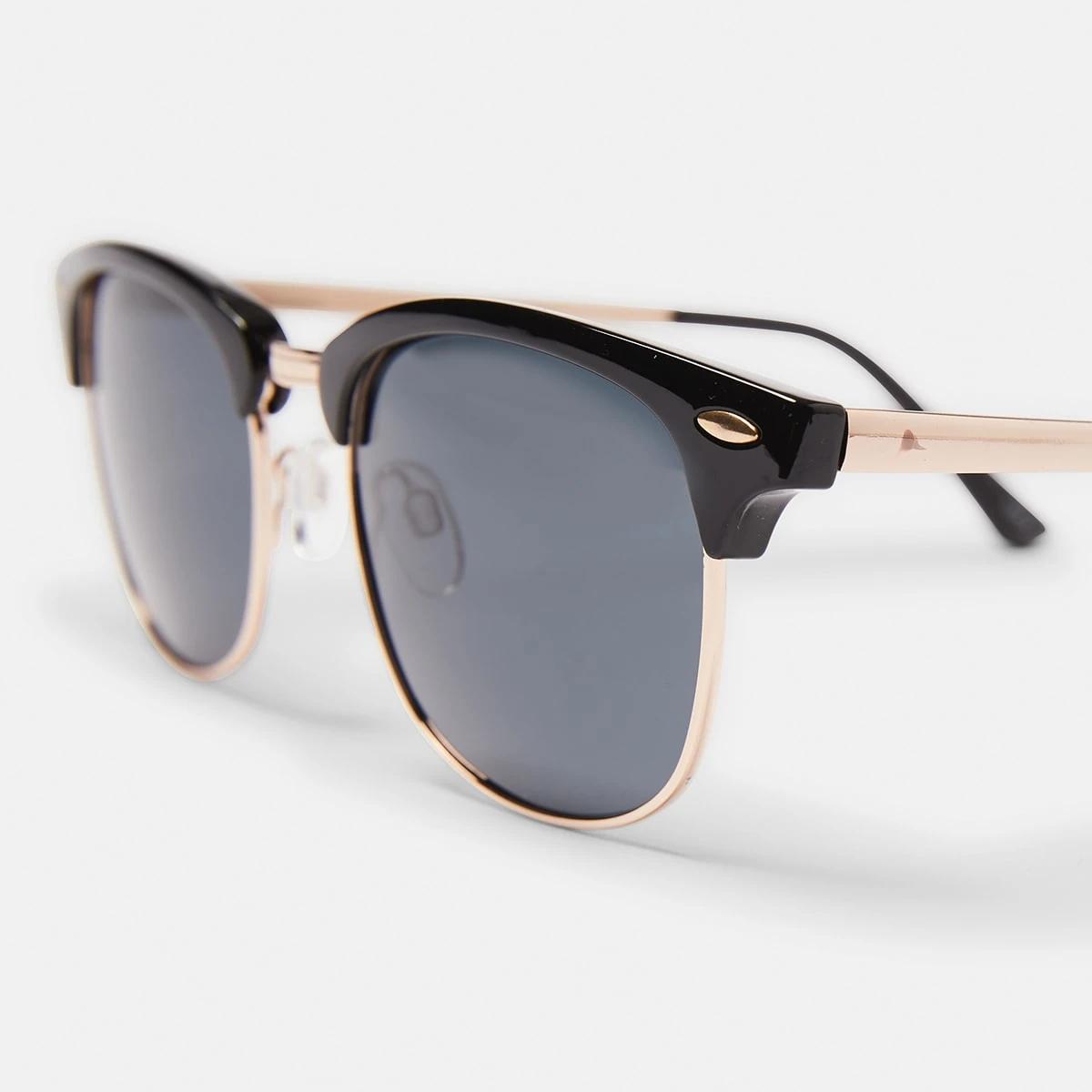 4 Classic Polarised Sunglasses BLACK, 4 of 7