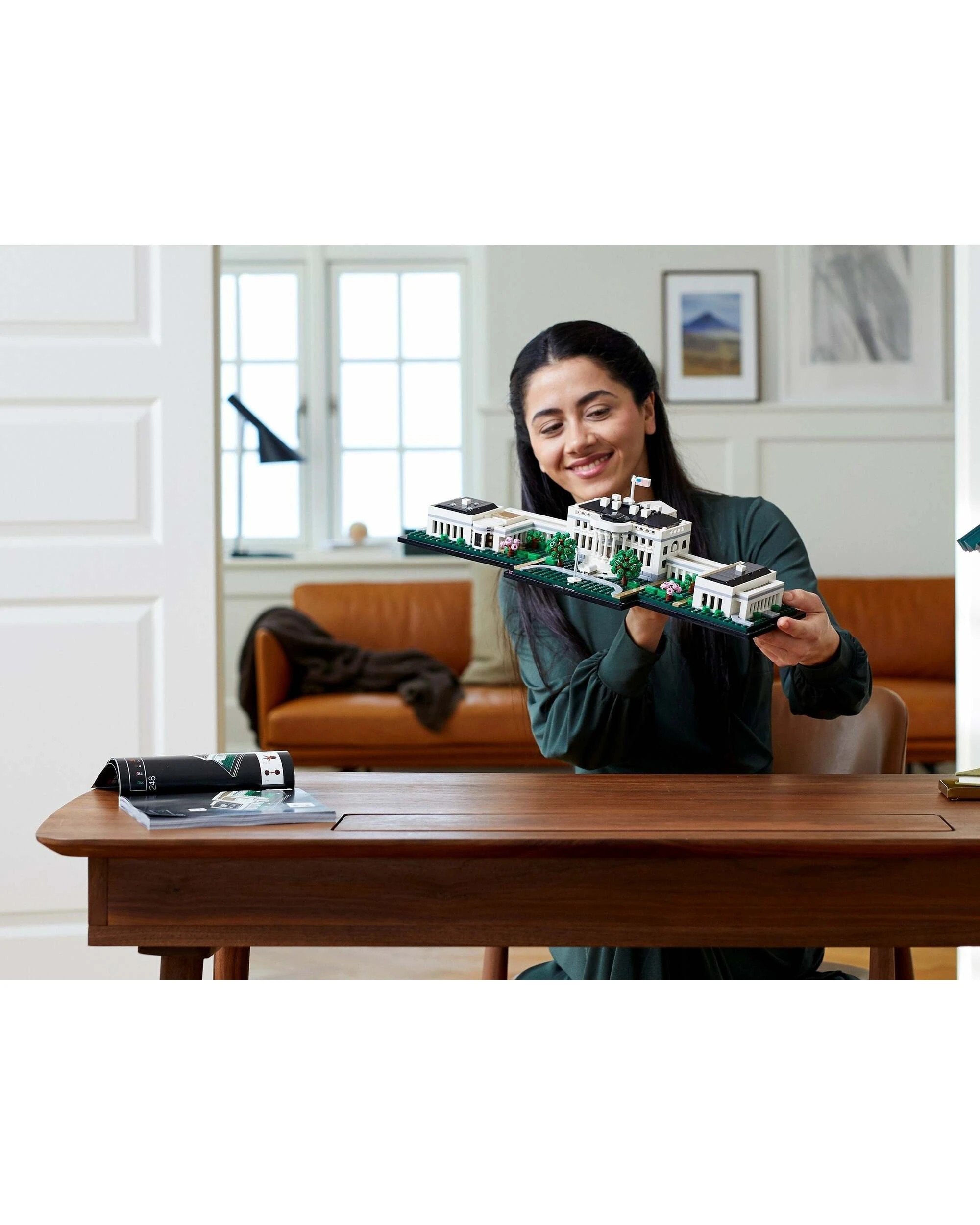 3 LEGO Architecture Series 21054 The White House, 3 of 3