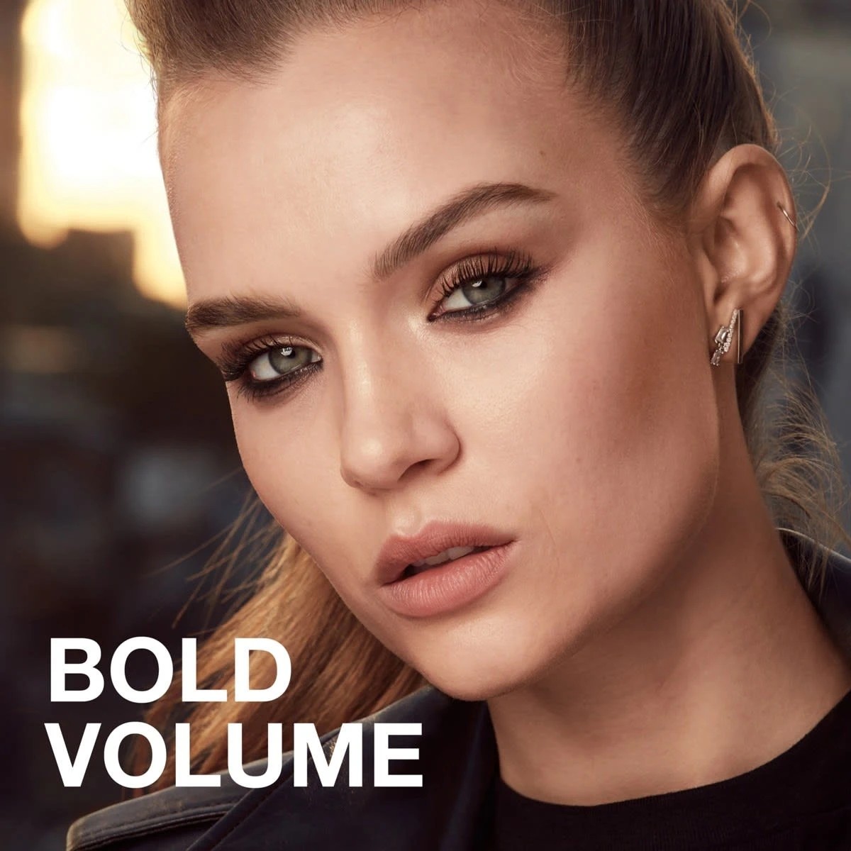 4 Maybelline Colossal Volumising Masacara - Glam Black, 4 of 6