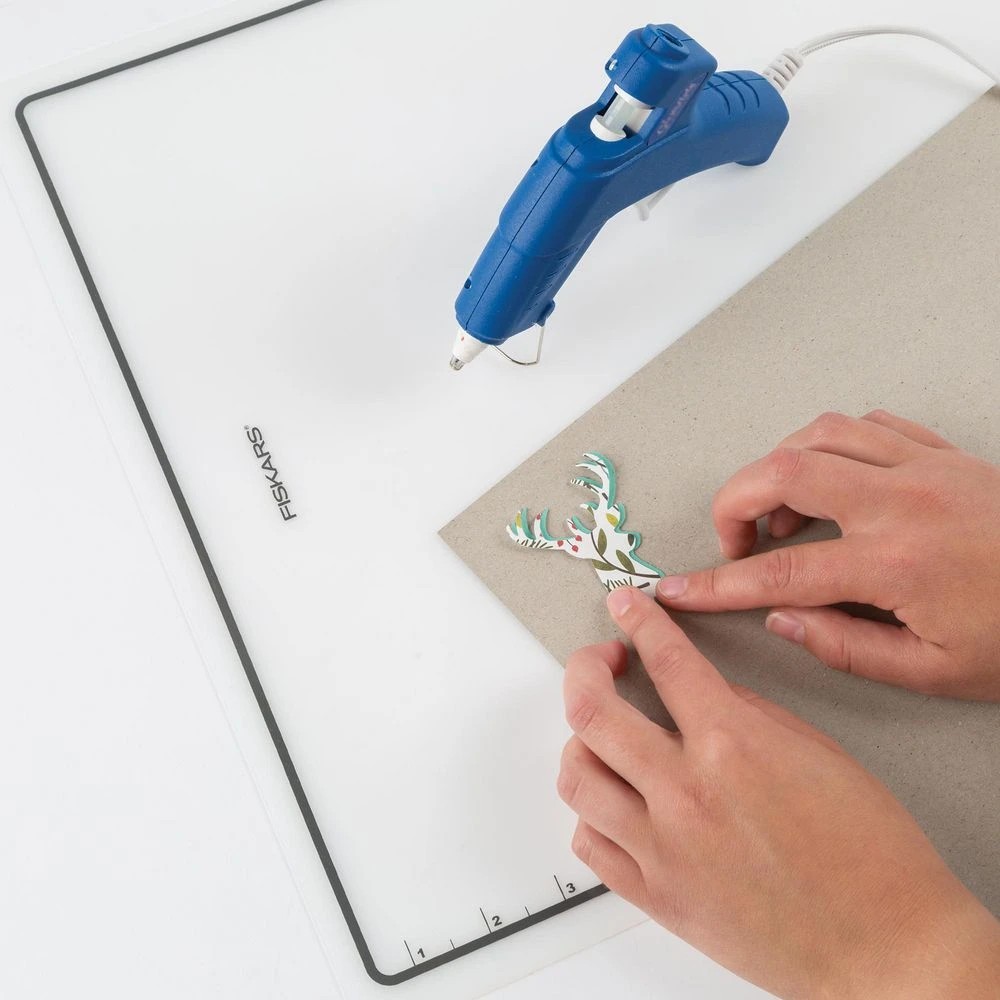 2 Fiskars Craft Mat 15x18, 2 of 3
